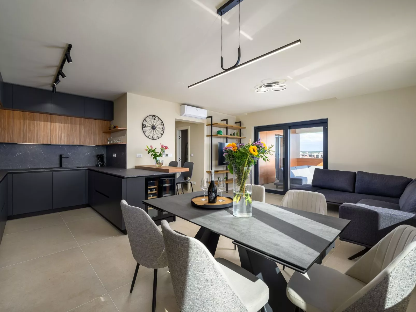 Luxuriöses Penthouse Viki mit Meerblick-Binnen