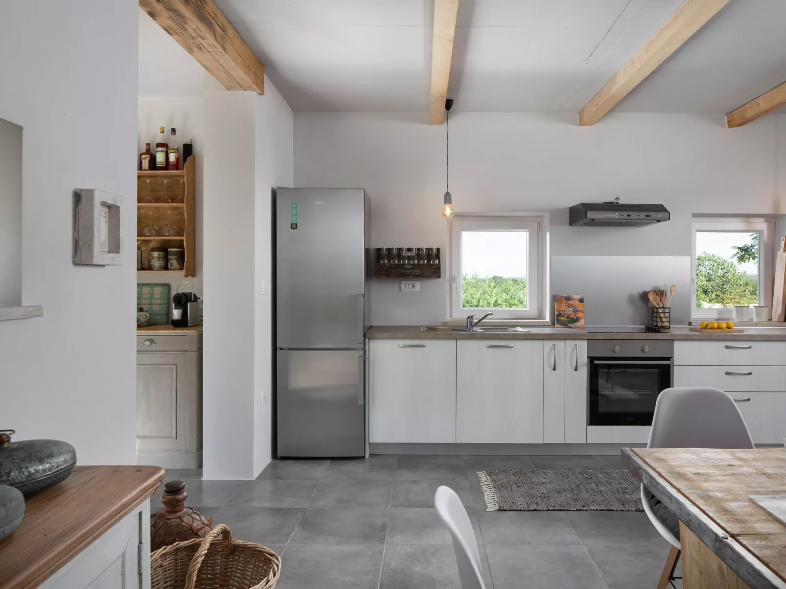 Mit eigenem Pool-Binnen