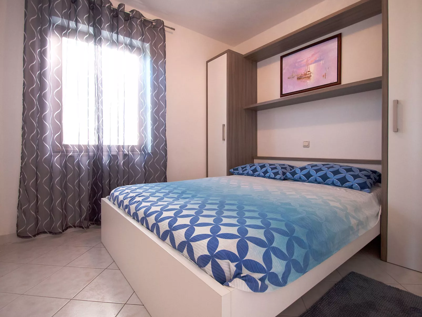 "Liana" mit Balkon-Binnen