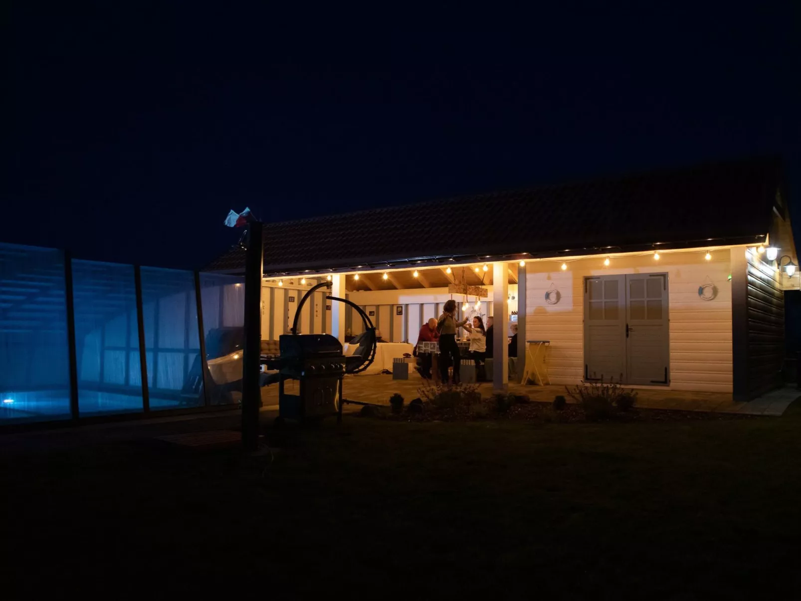 "New 5" mit Infinity-Pool-Buiten