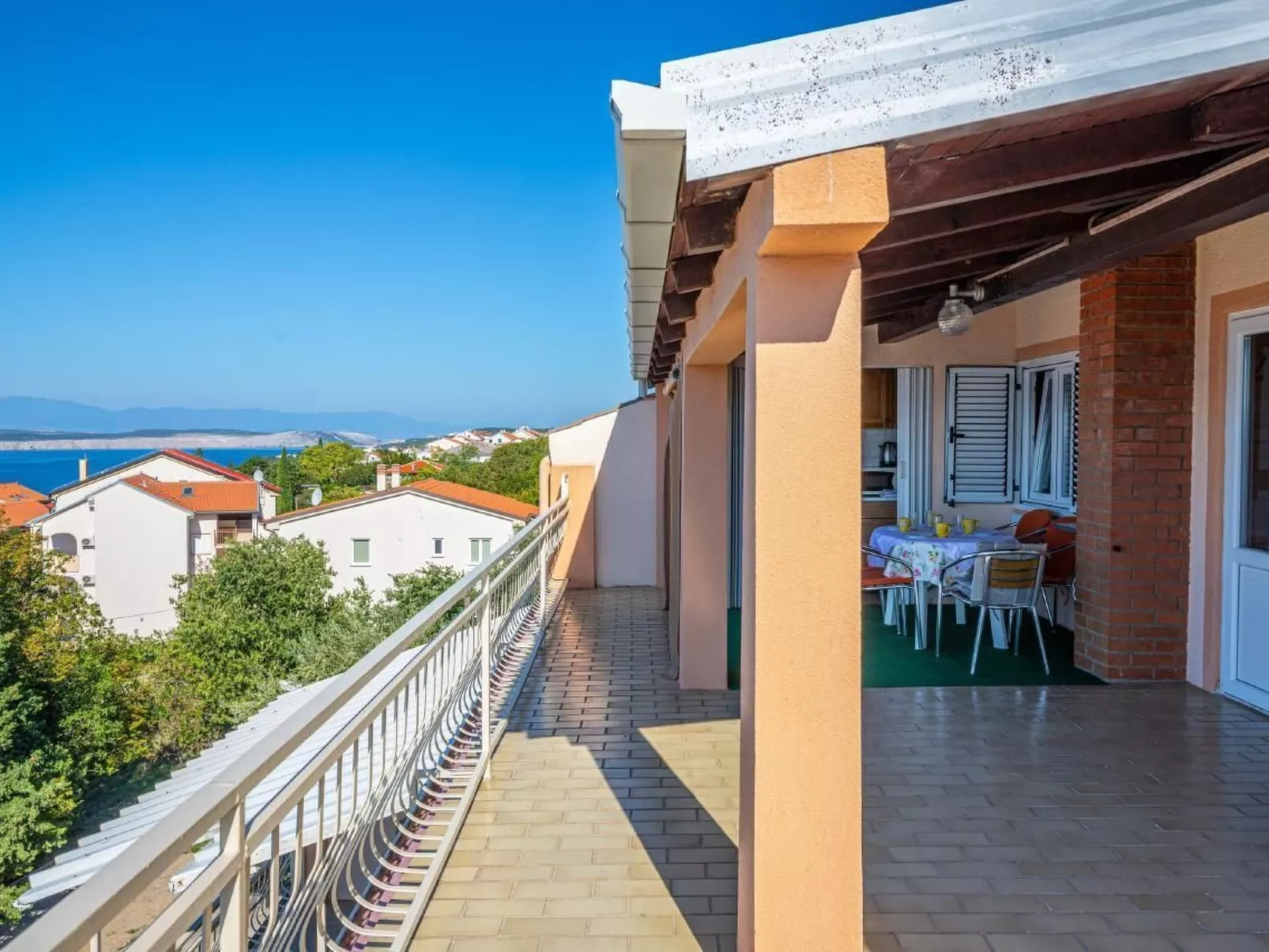 Wunderschöne Ferienwohnung in Dramalj und Meerblick-Buiten