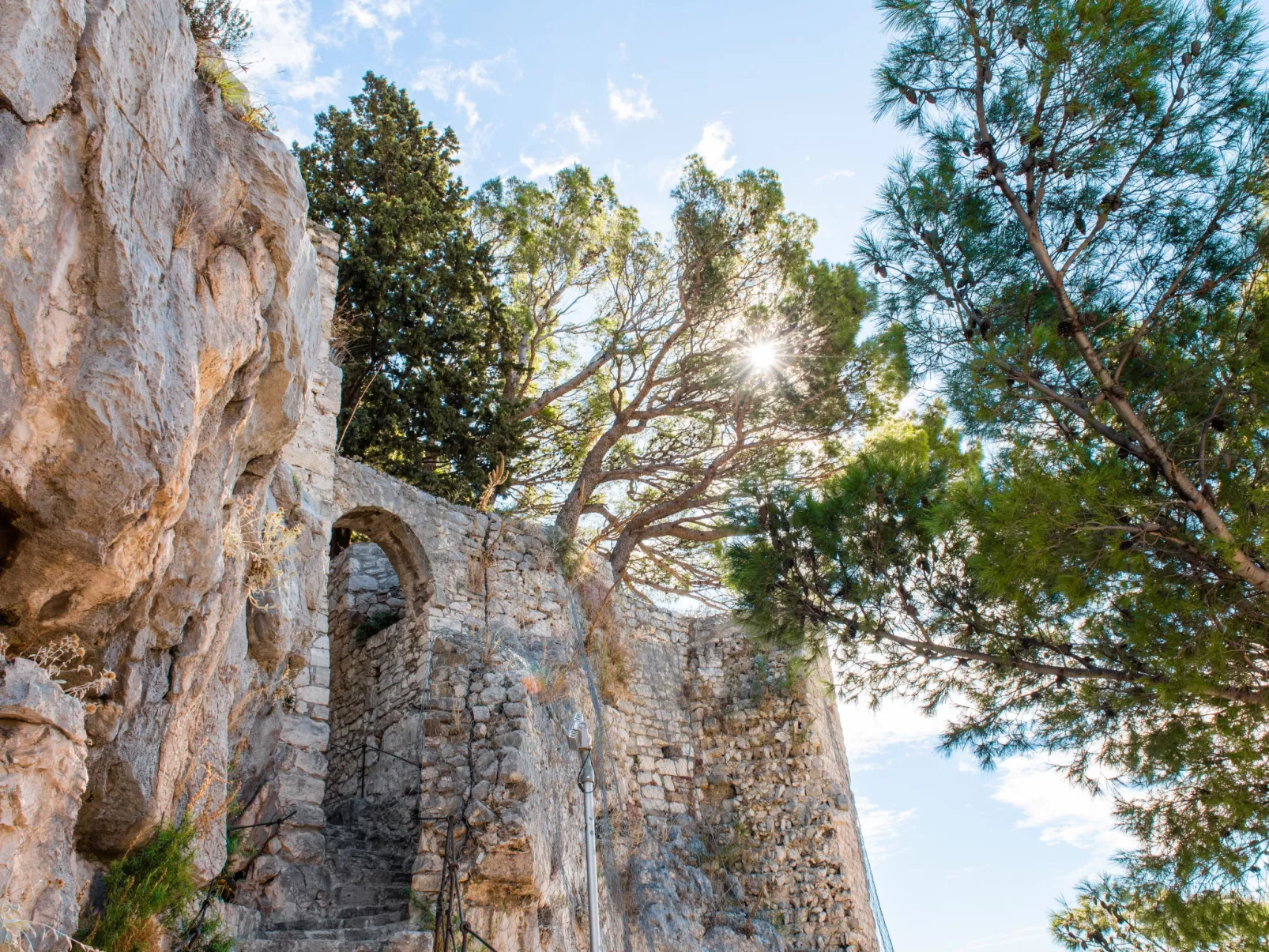 Kleine Wohnung in Omiš mit Privatem Balkon-Omgeving
