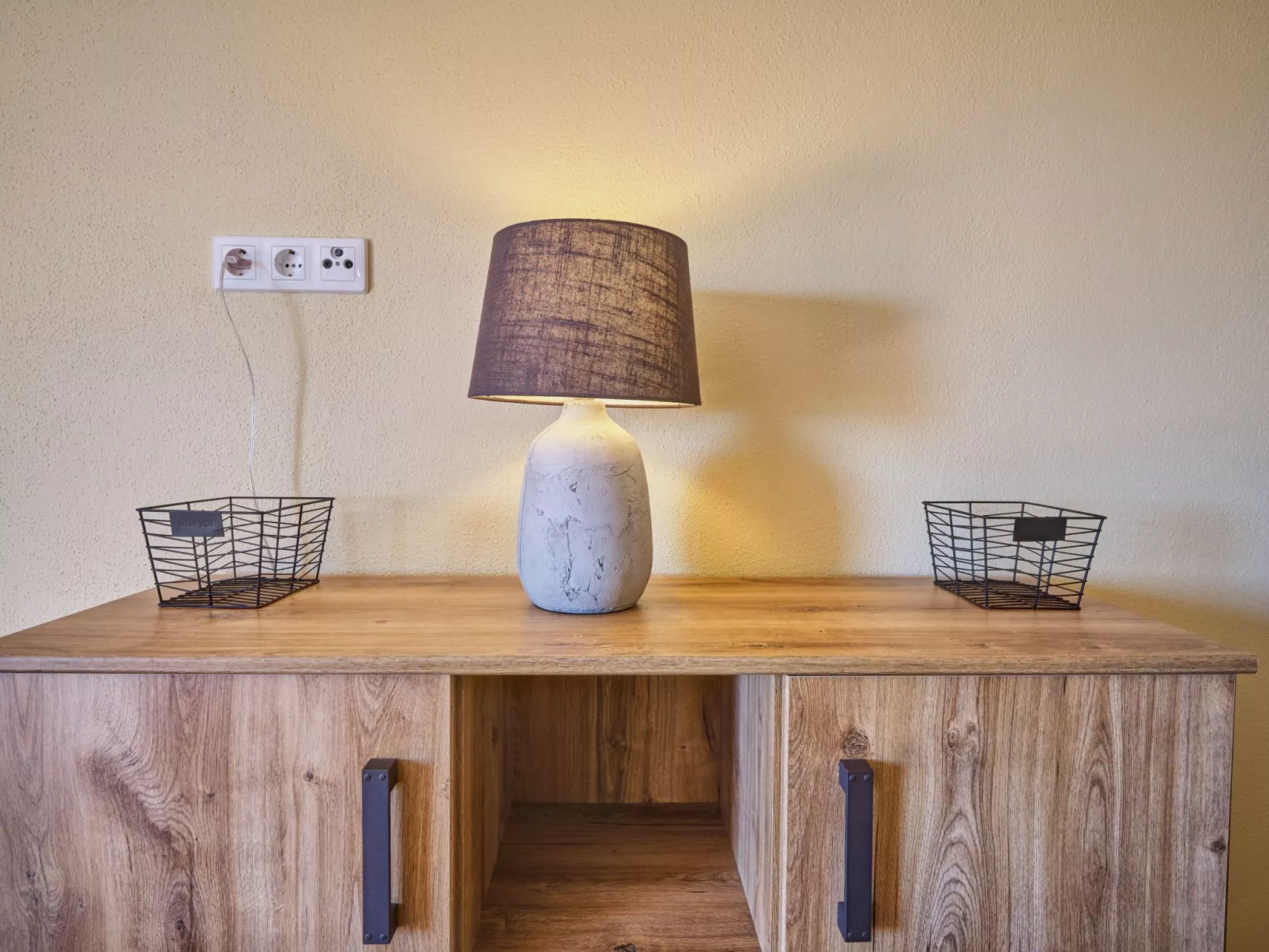 Anovi Holiday Home 1 - Haus mit zwei Schlafzimmern-Binnen