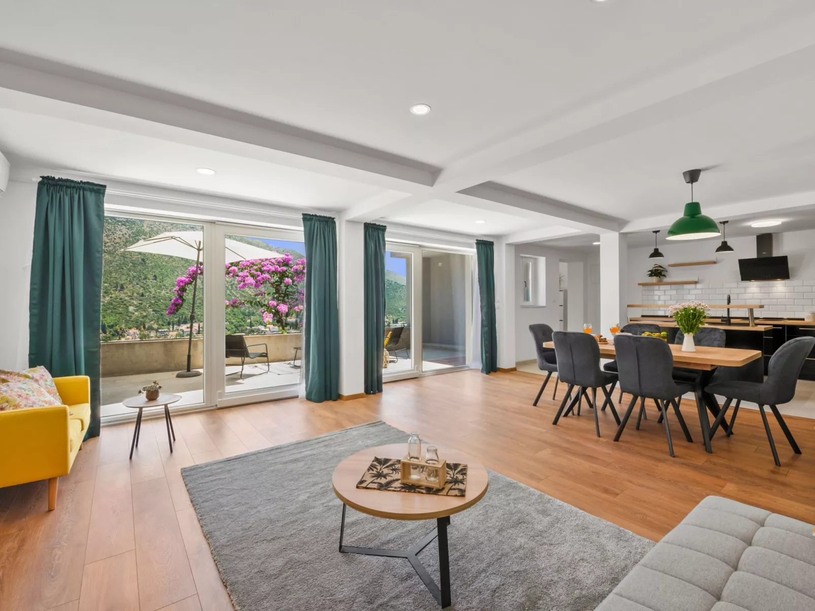 Moderne Villa mit Infinity-Pool und atemberaubendem Meerblick Dia-Binnen