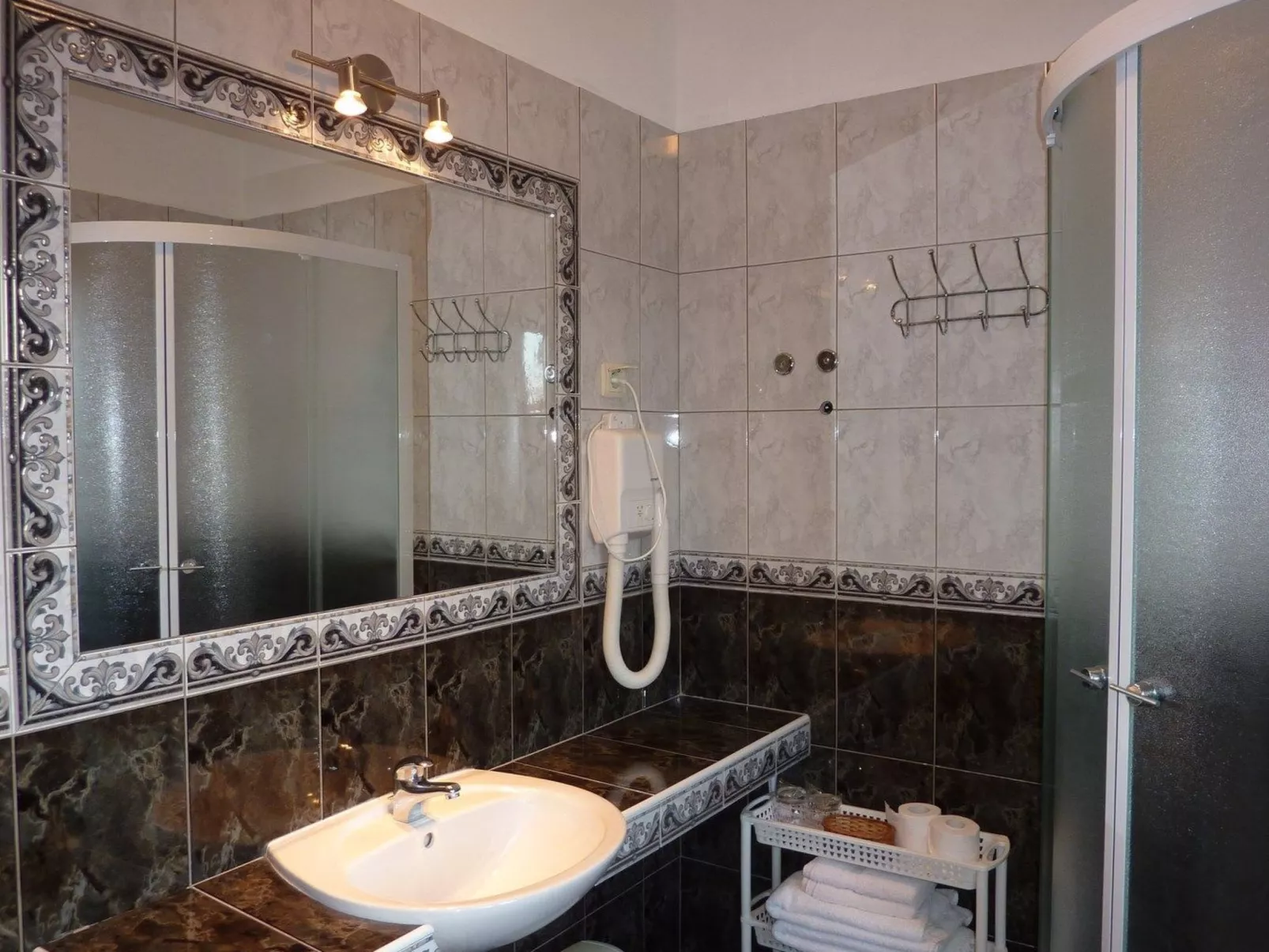 Villa Linet 6.-Binnen