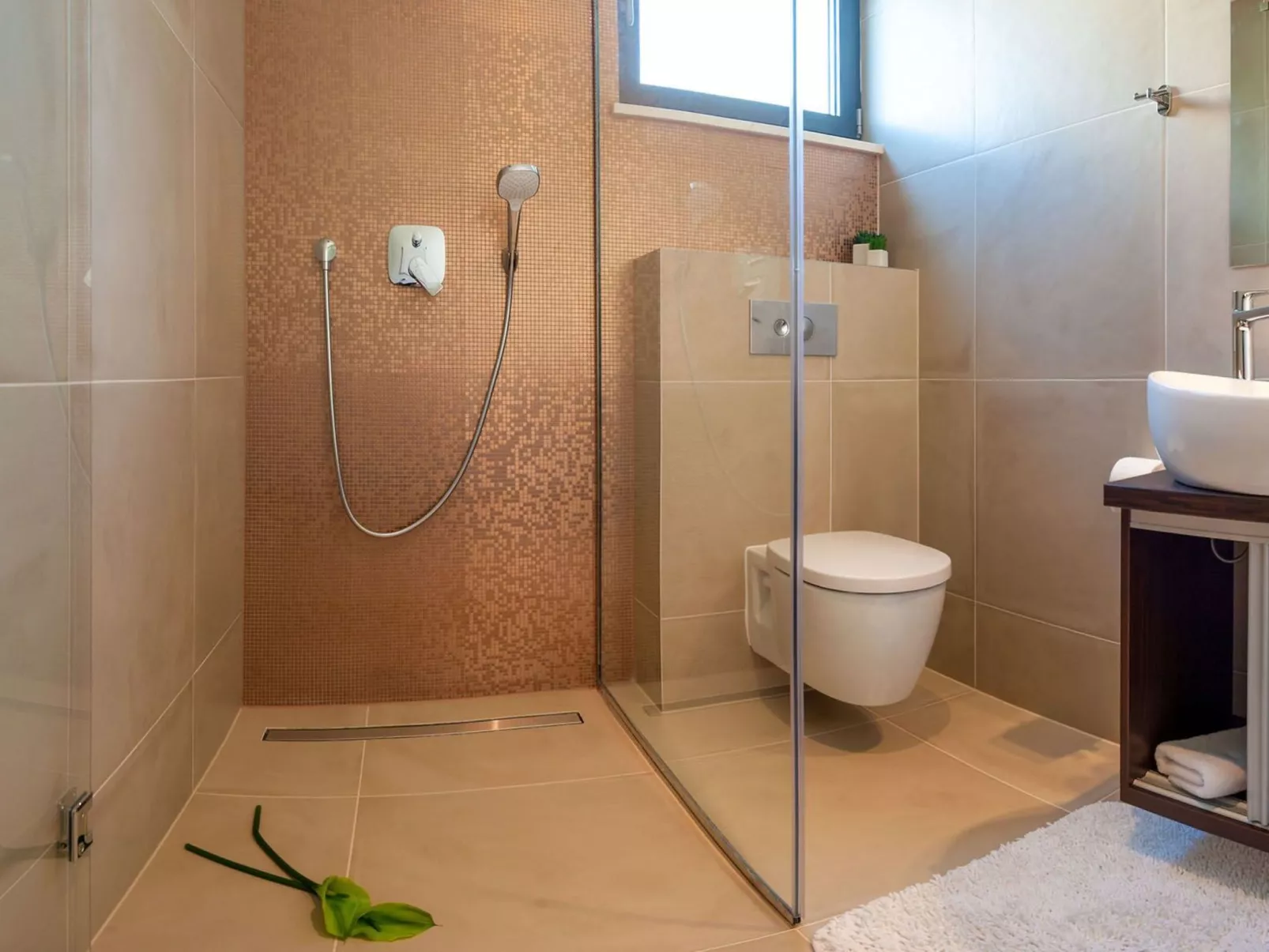 Luxuriöse Villa Rose am Strand mit Pool-Binnen