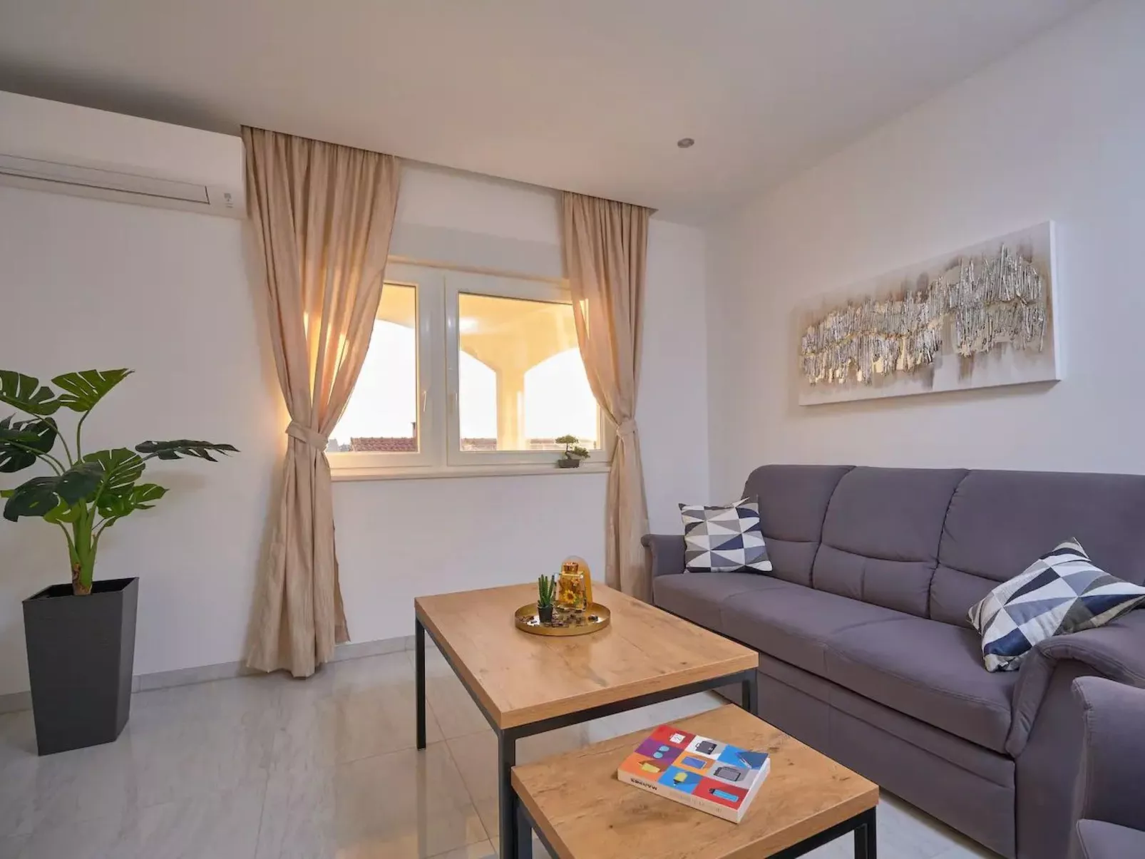 M&M Ferienhaus mit Pool-Binnen