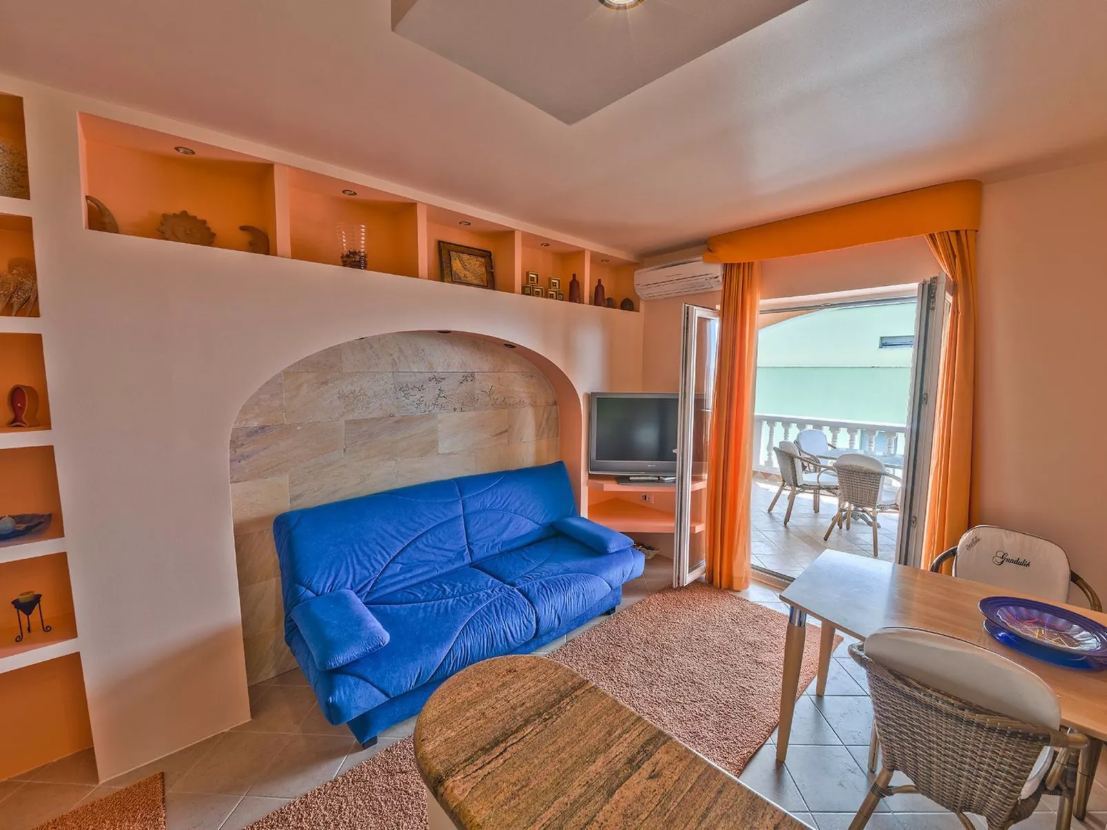 "Dantin" mit Blick auf das Wasser-Binnen