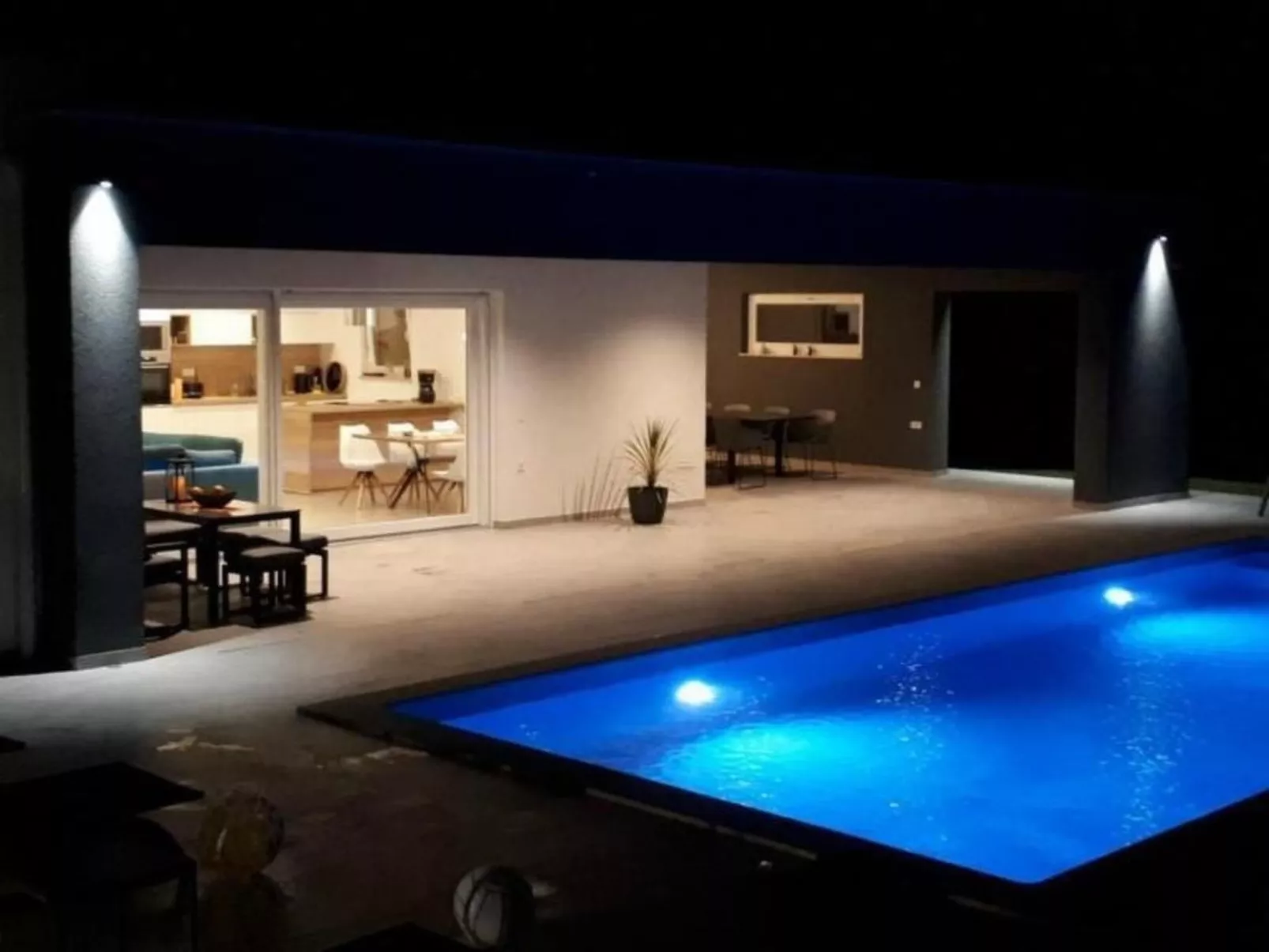 Villa Sanivaro mit beheiztem Pool und Whirlpool-Image-tags.info