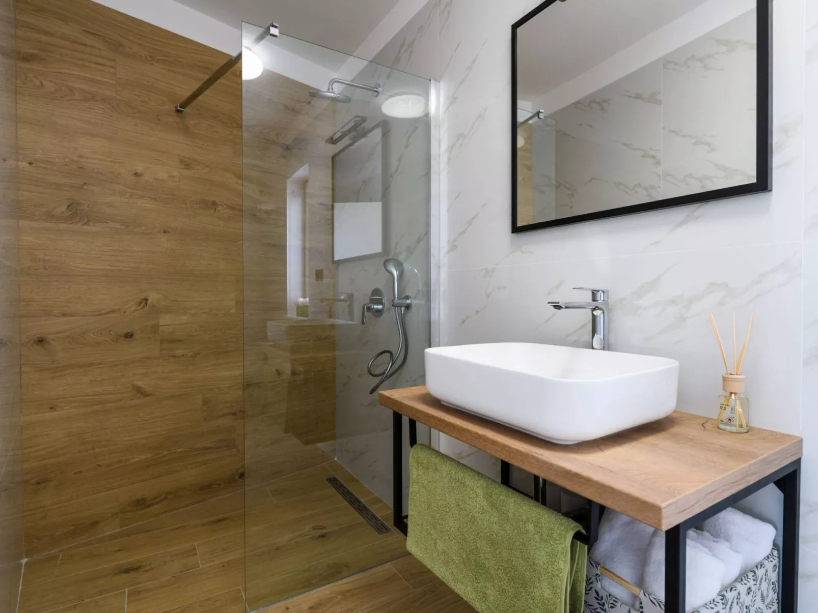 Villa Grande, klimatisiert und mit Pool in Jursici-Image-tags.info