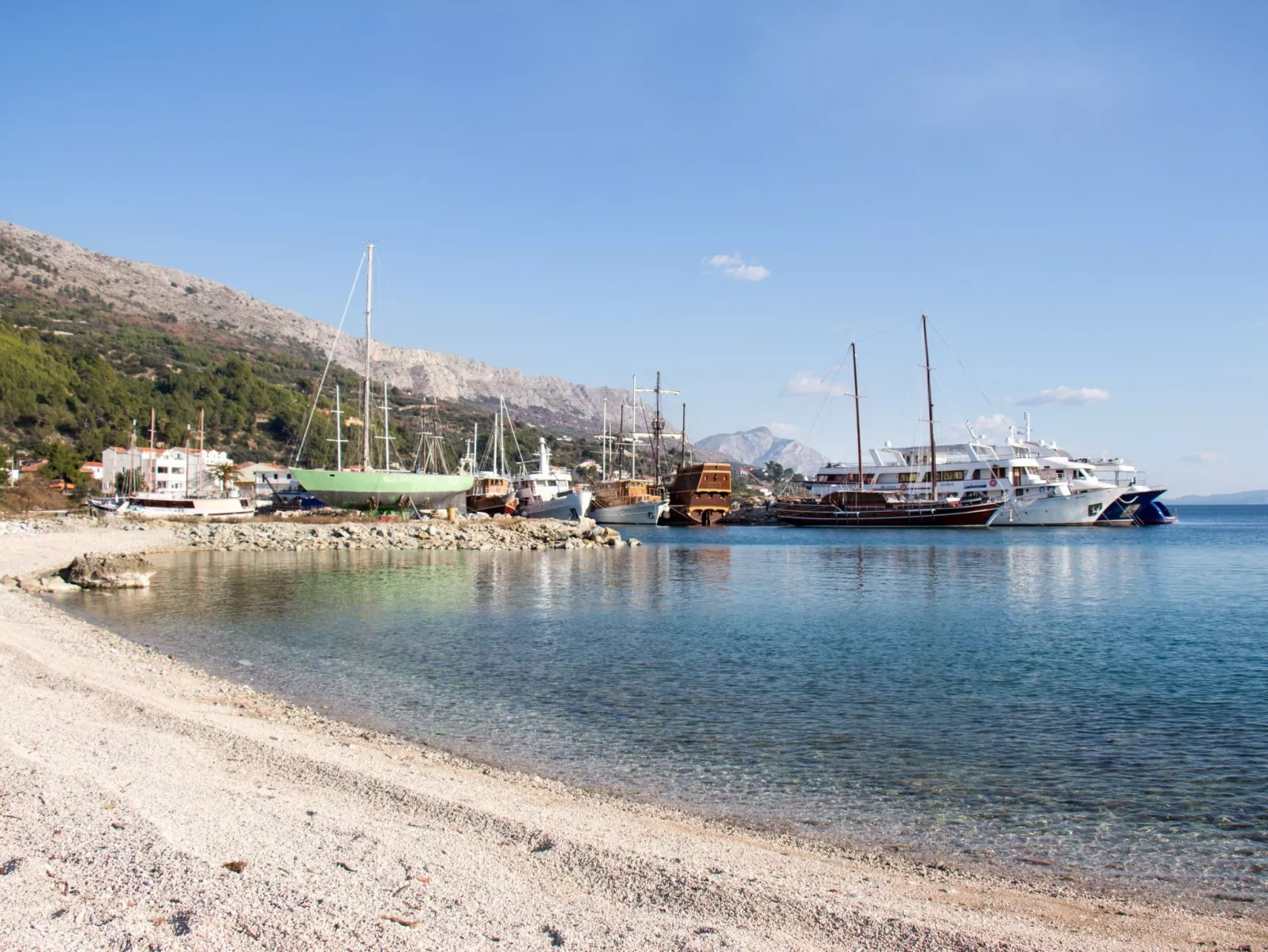 Moderne Ferienwohnung Bava-Buiten