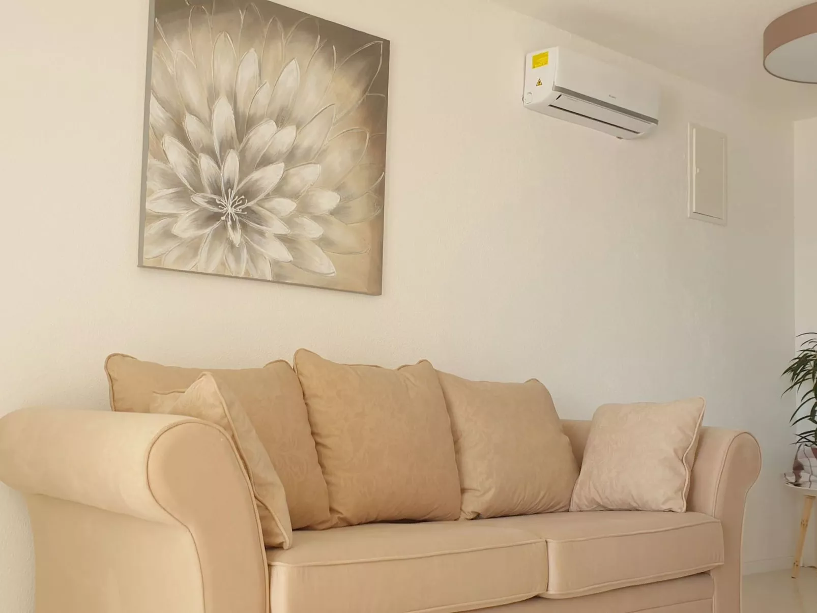 Beheiztes Schwimmbad, schattige Terrasse mit Meerblick-Binnen