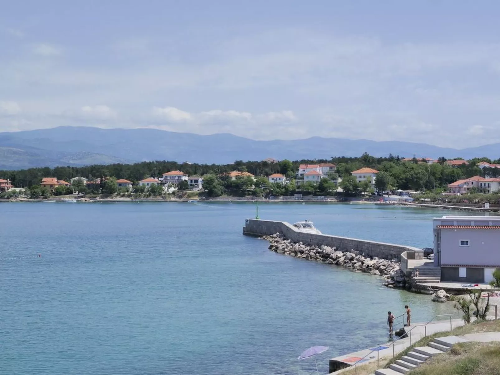 In Šilo mit Privatem Pool-Buiten