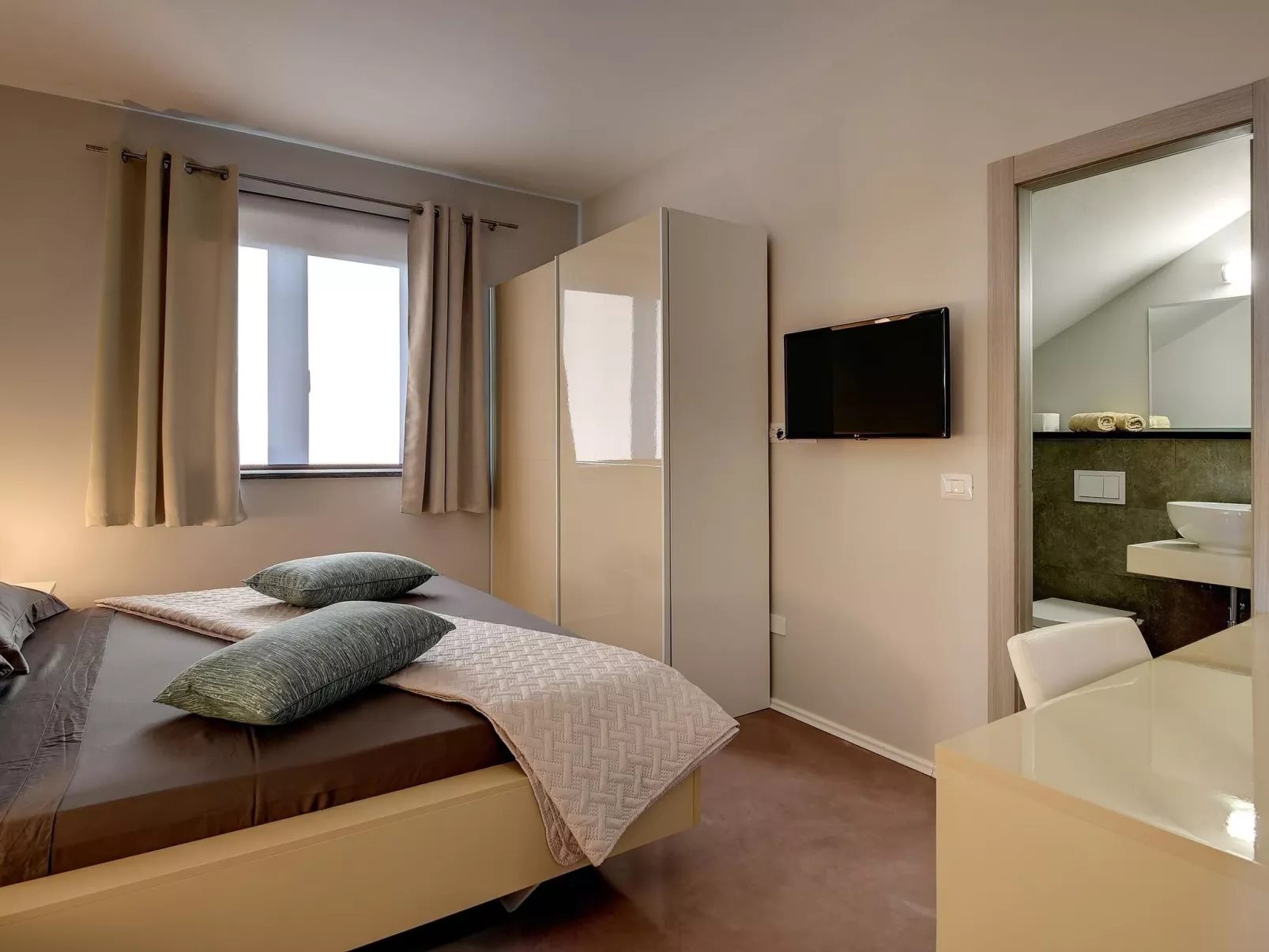 Luxusvilla Sunrise Premantur mit Pool-Binnen