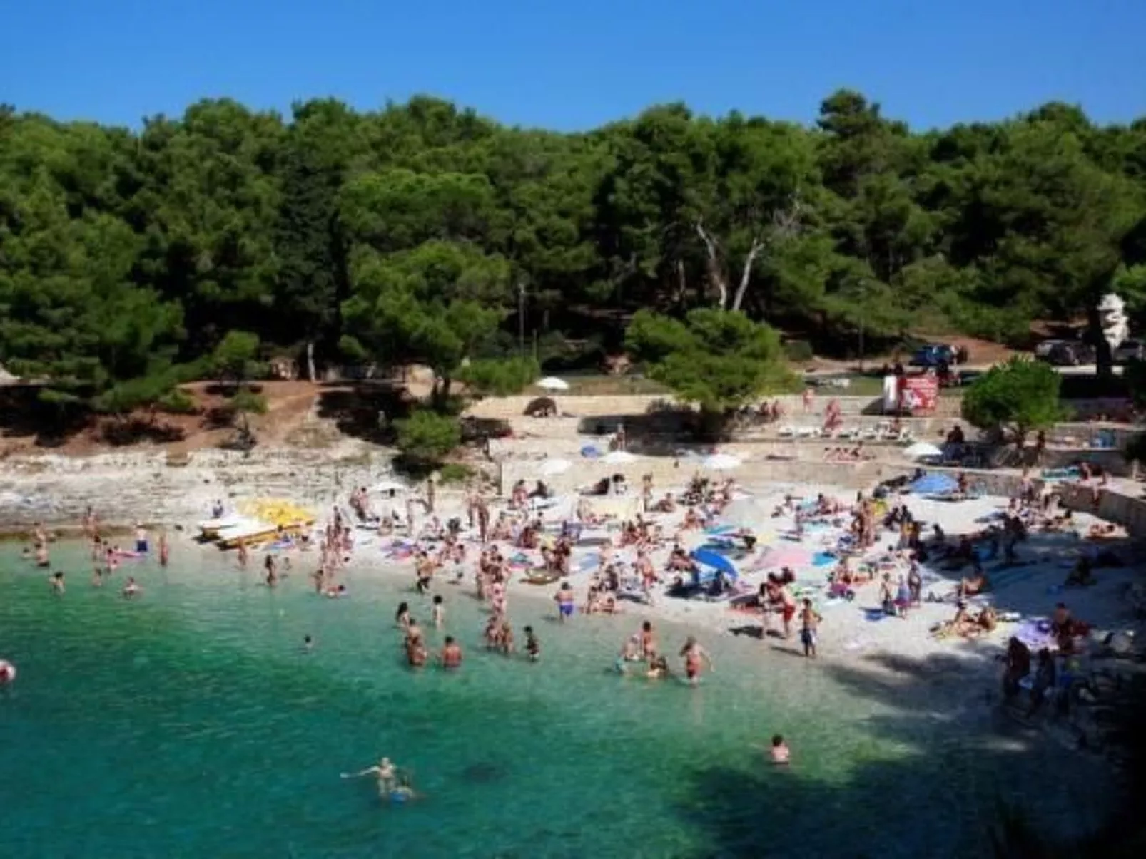 Appartement in Stoja mit Möbliertem Balkon-Buiten