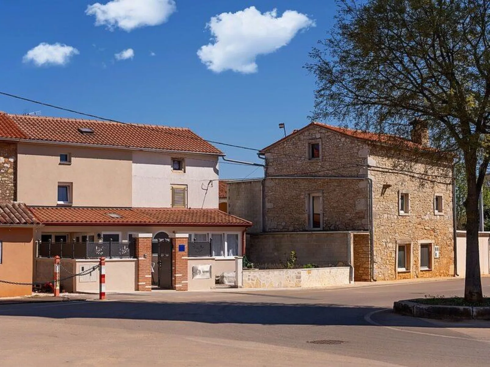 Mit Whirlpool und Sauna, in Kastelir-Buiten