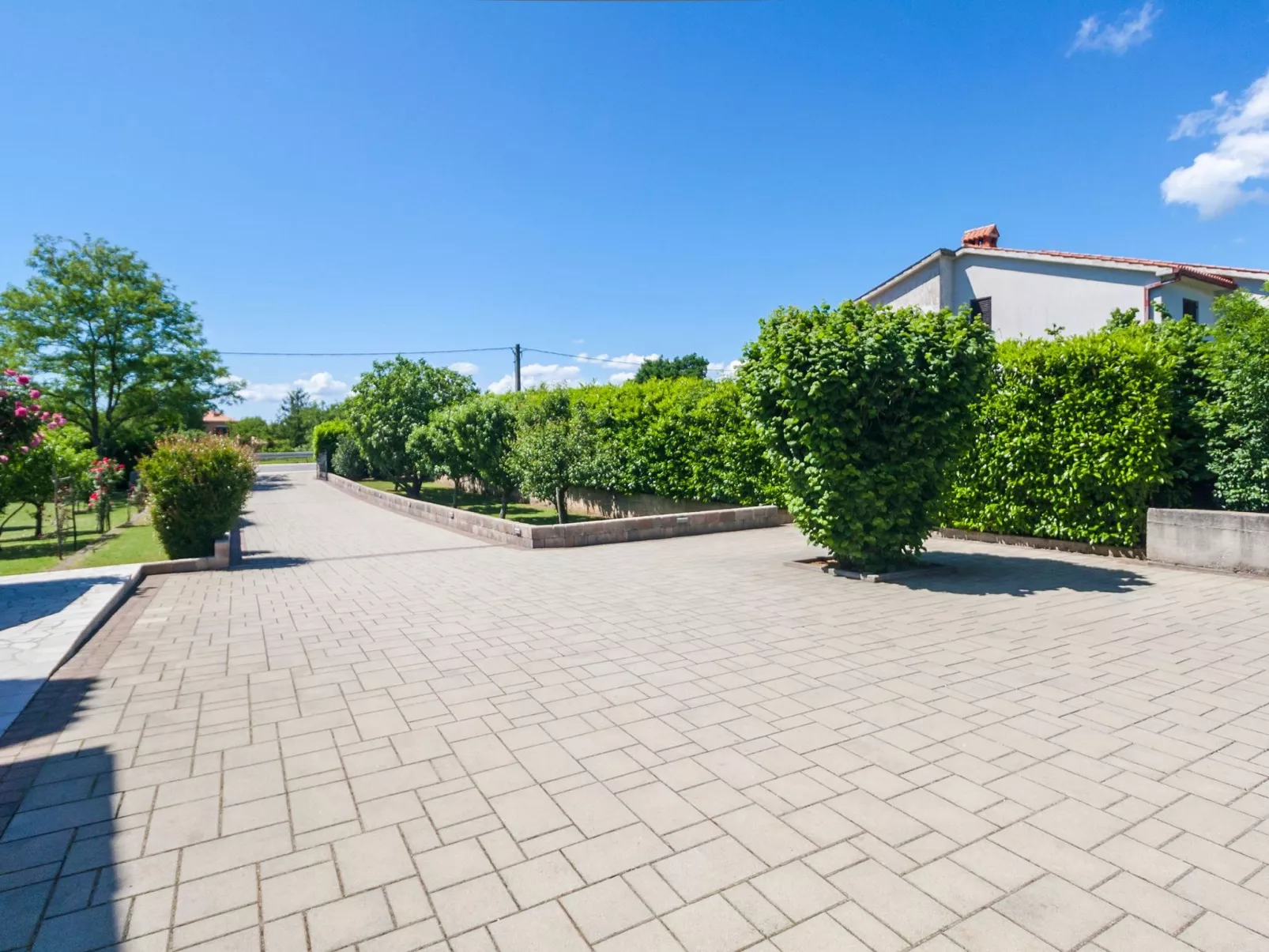 Vollständig freistehendes Haus mit schönem Garten-Buiten