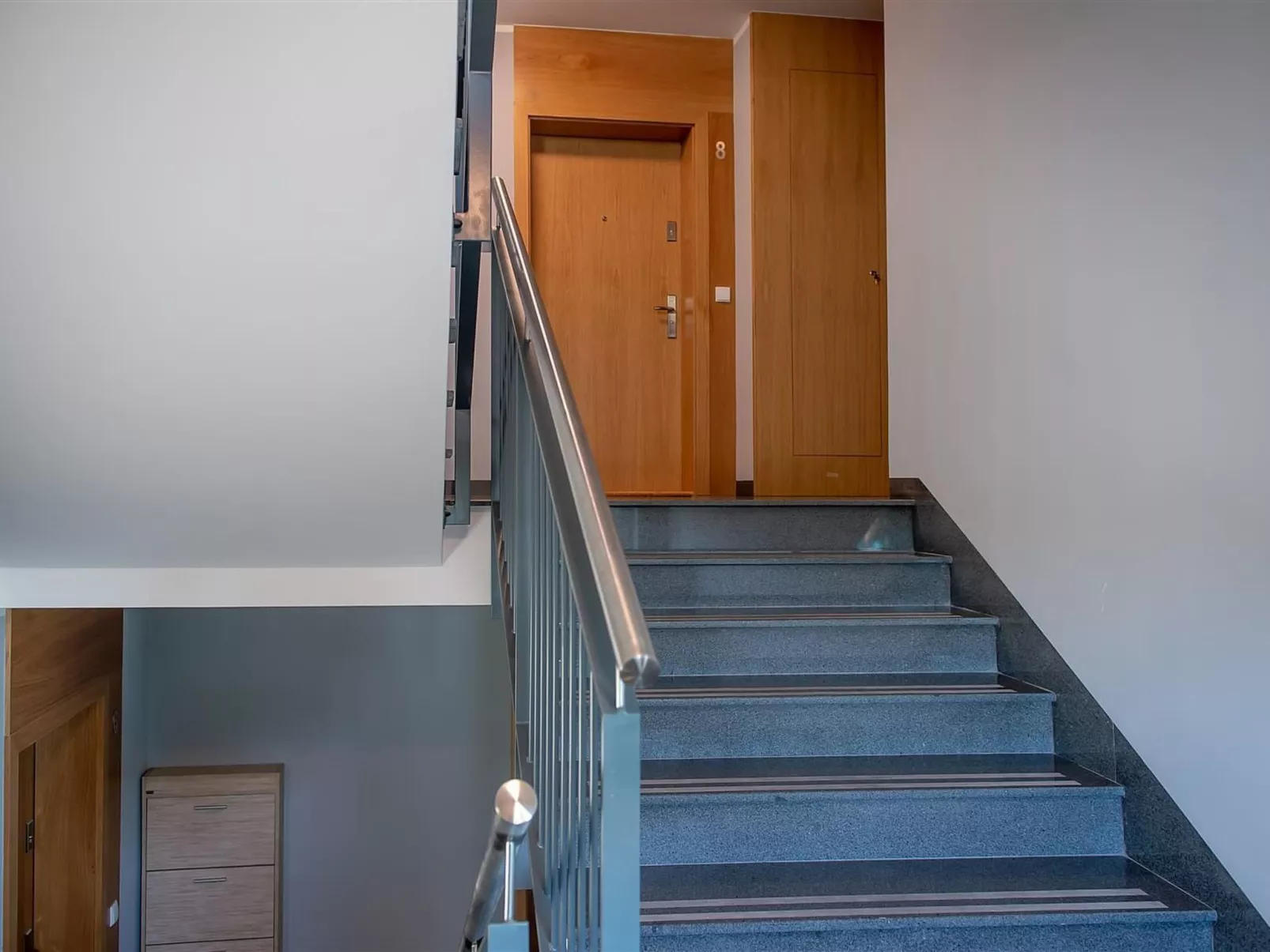 Moderne Ferienwohnung mit Balkon, nur 500 Meter von Meer und Strand entfernt-Binnen