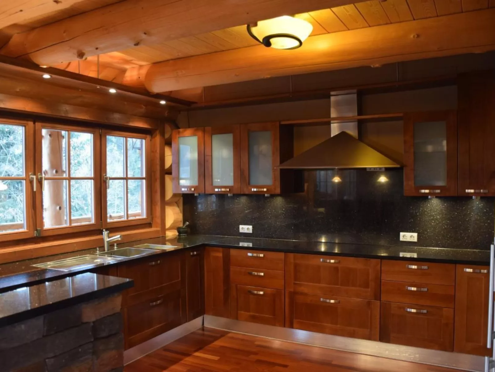 Einzigartiges Designer Log House "Chalet Caprea"-Binnen