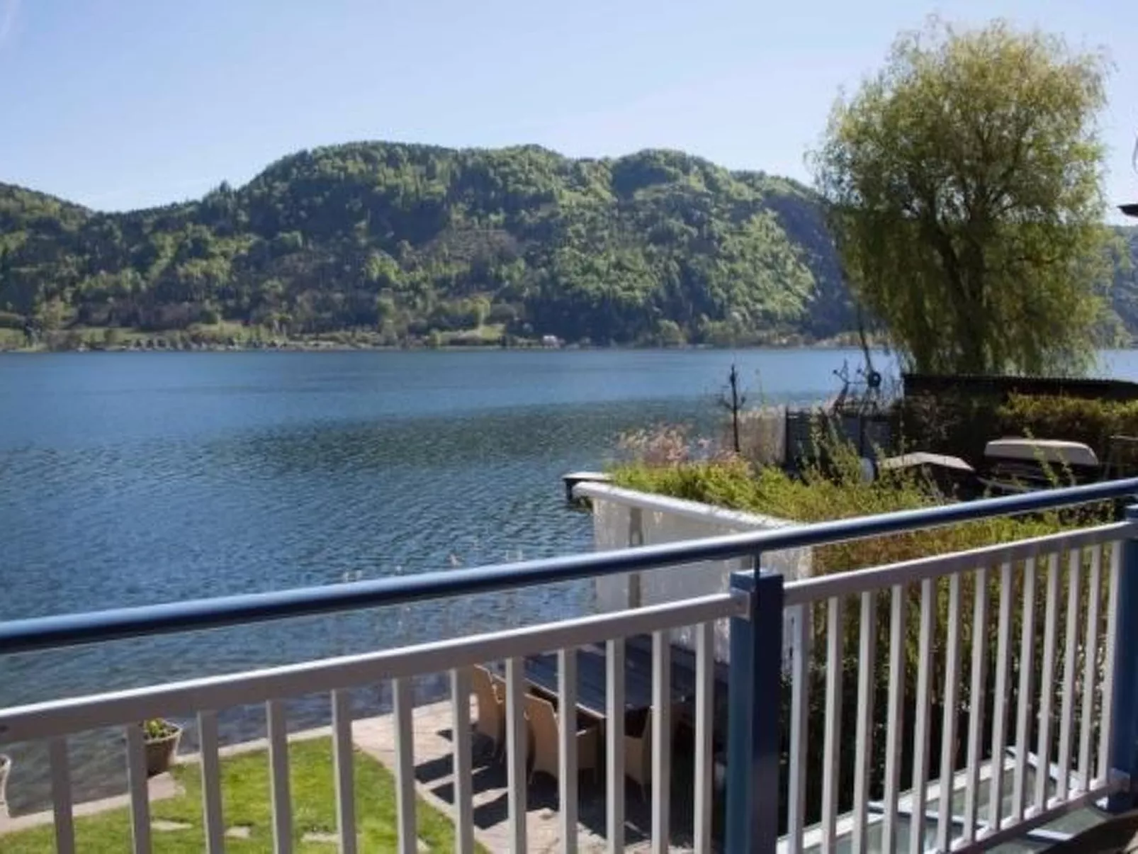 Am Ossiacher See mit Garten-Image-tags.info