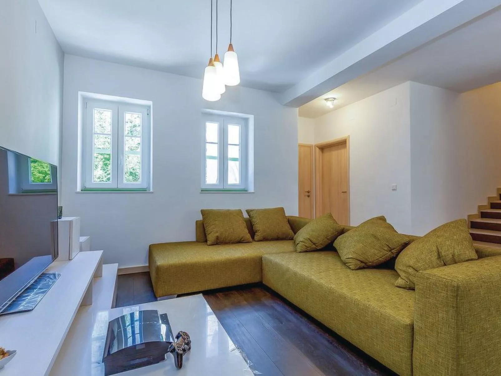 Geräumige, topmoderne Ferienvilla mit eigenem Pool-Binnen