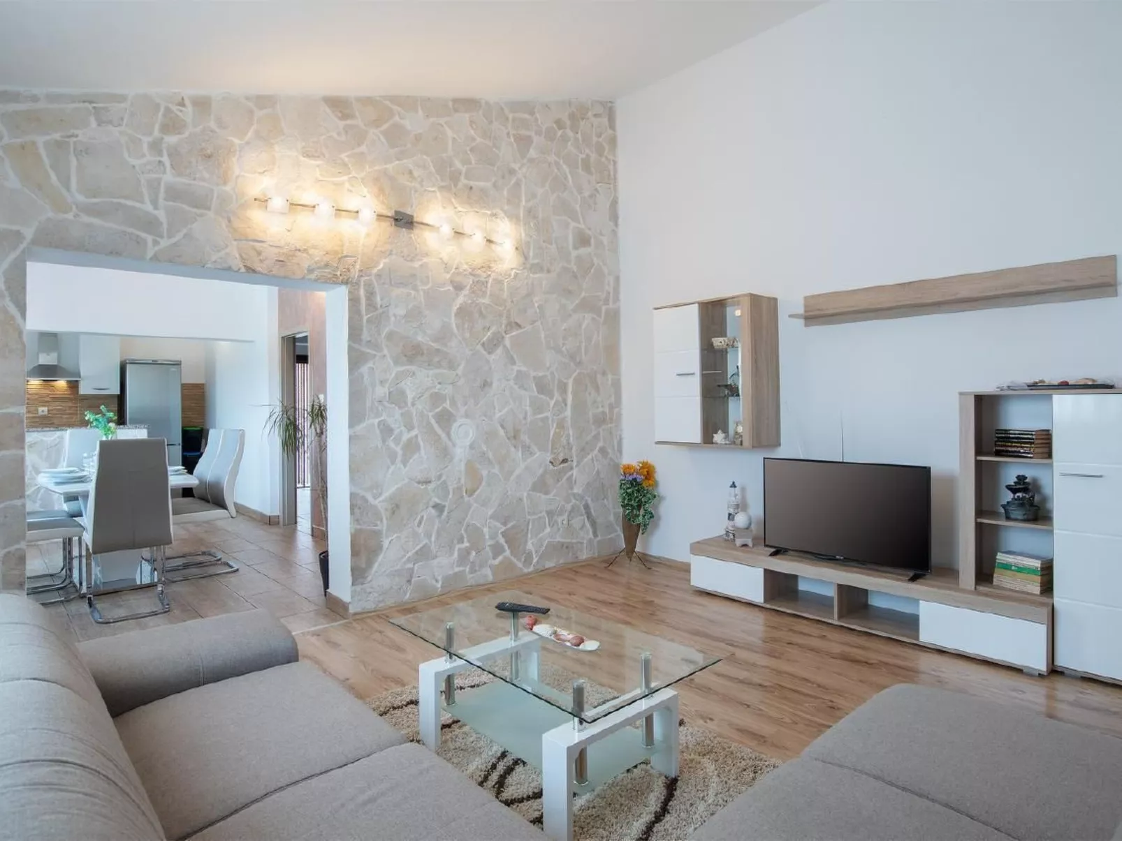 3-Schlafzimmer-Wohnung mit Gemeinschaftspool-Binnen