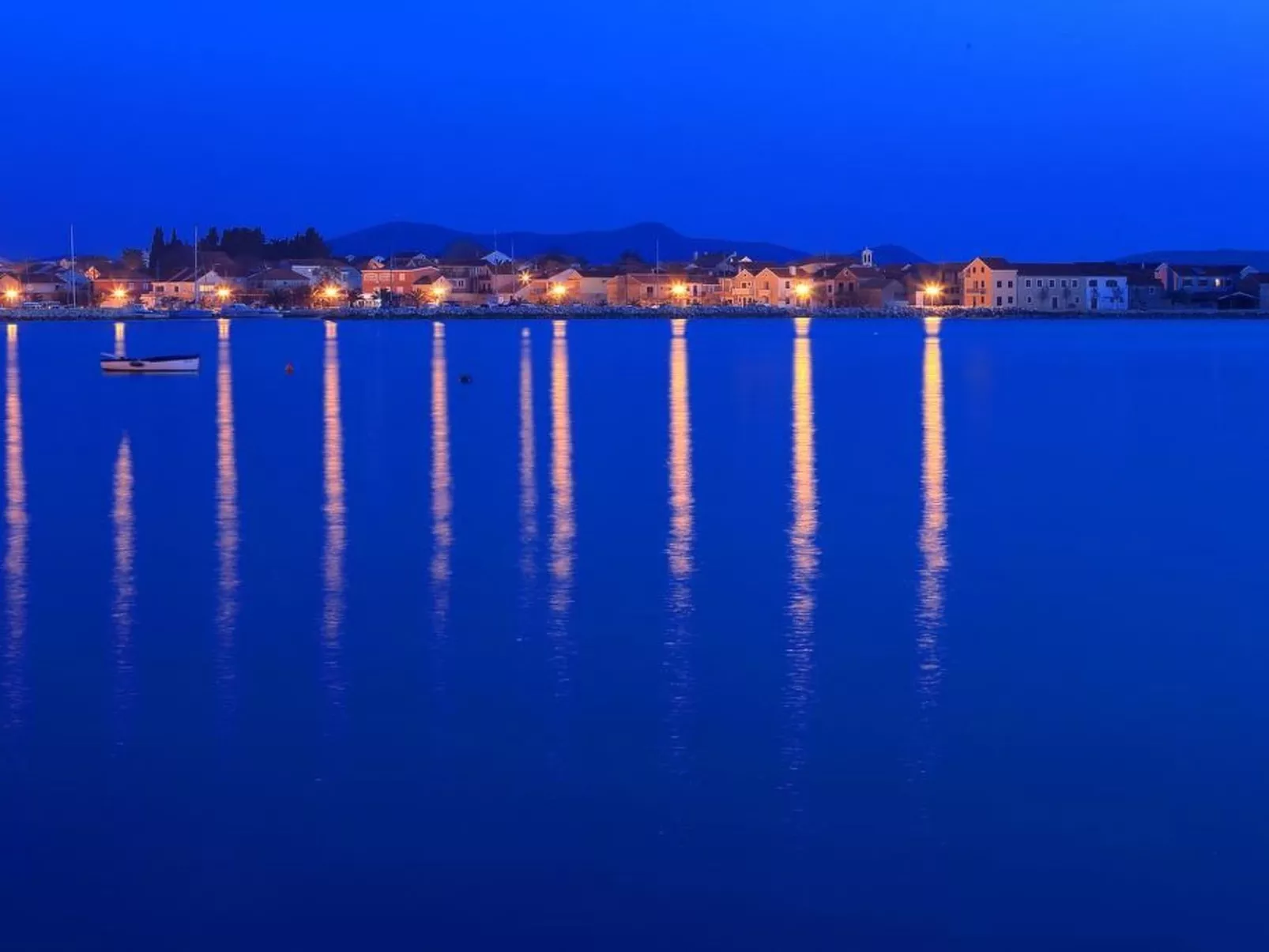 Mit Blick auf das Wasser-Buiten