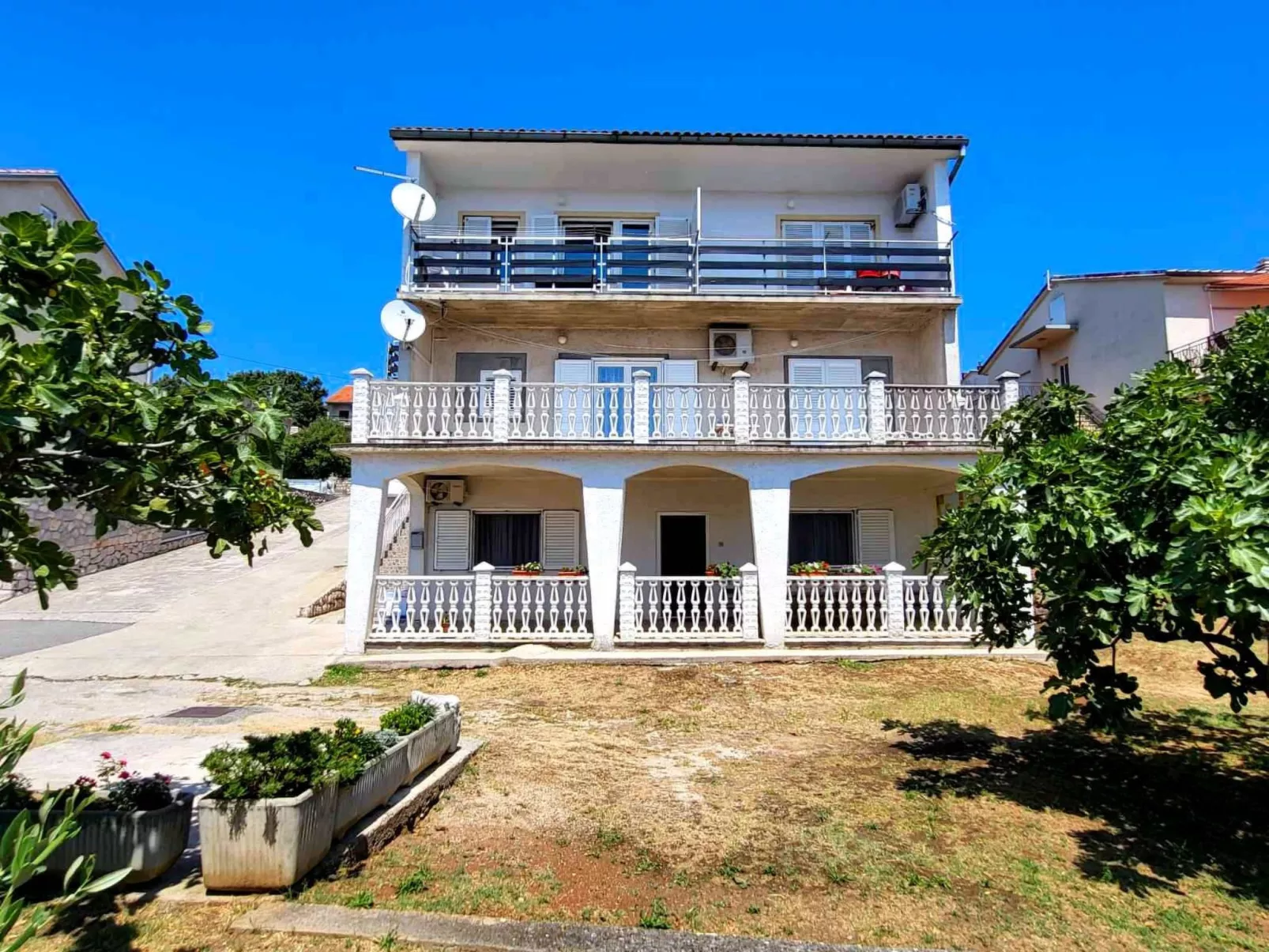 "Pemper Ana" mit Terrasse-Buiten