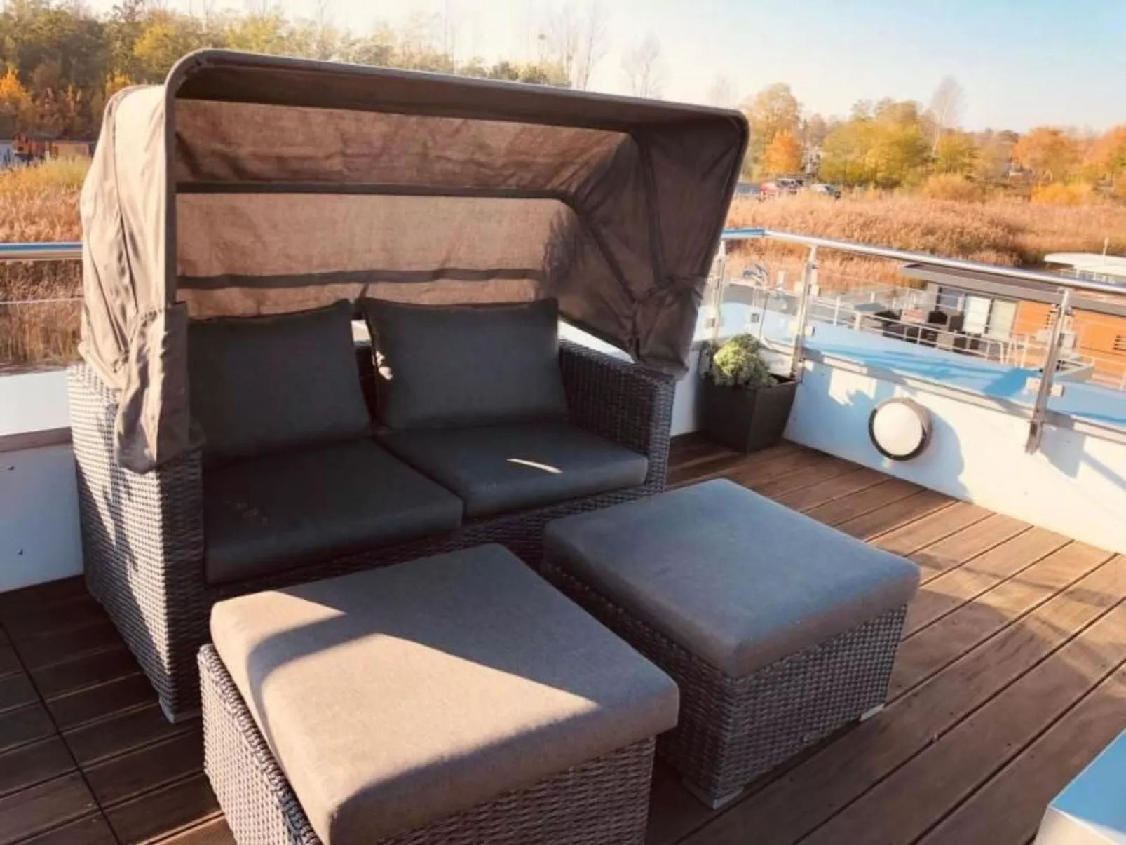 Schwimmendes Haus Elandi-Binnen