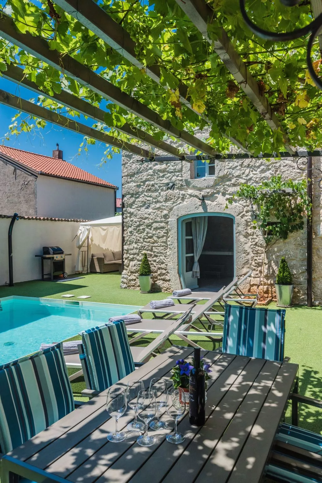 Ferienvilla "Ivka" mit Blick auf das Wasser-Buiten