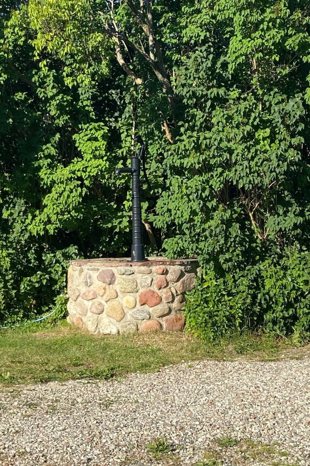 Alte Dorfschule-Buiten