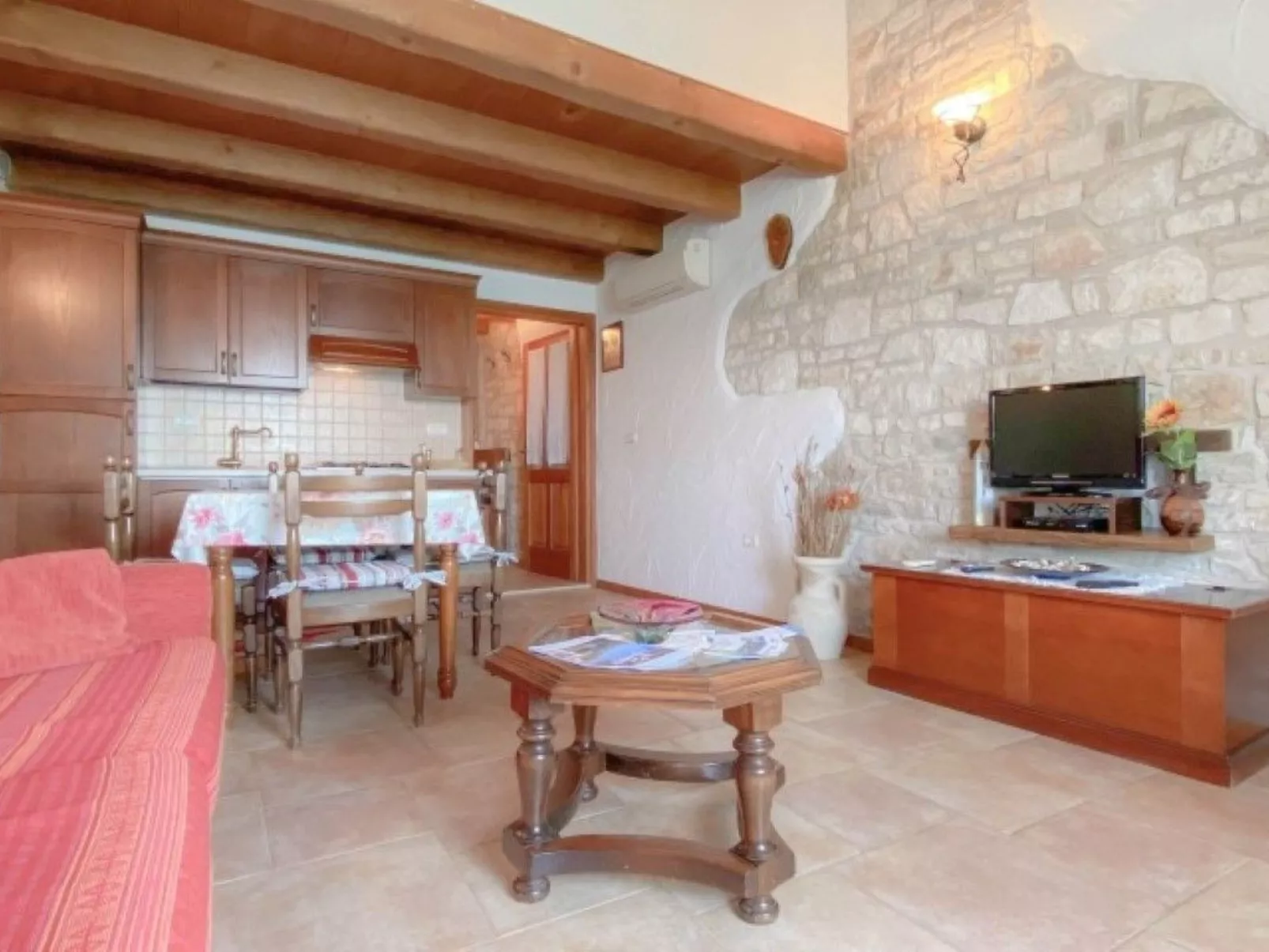 Für 4 Personen ca. 30 m&sup2; in Novigrad, Adriaküste Kroatien (Westküste von I-Binnen