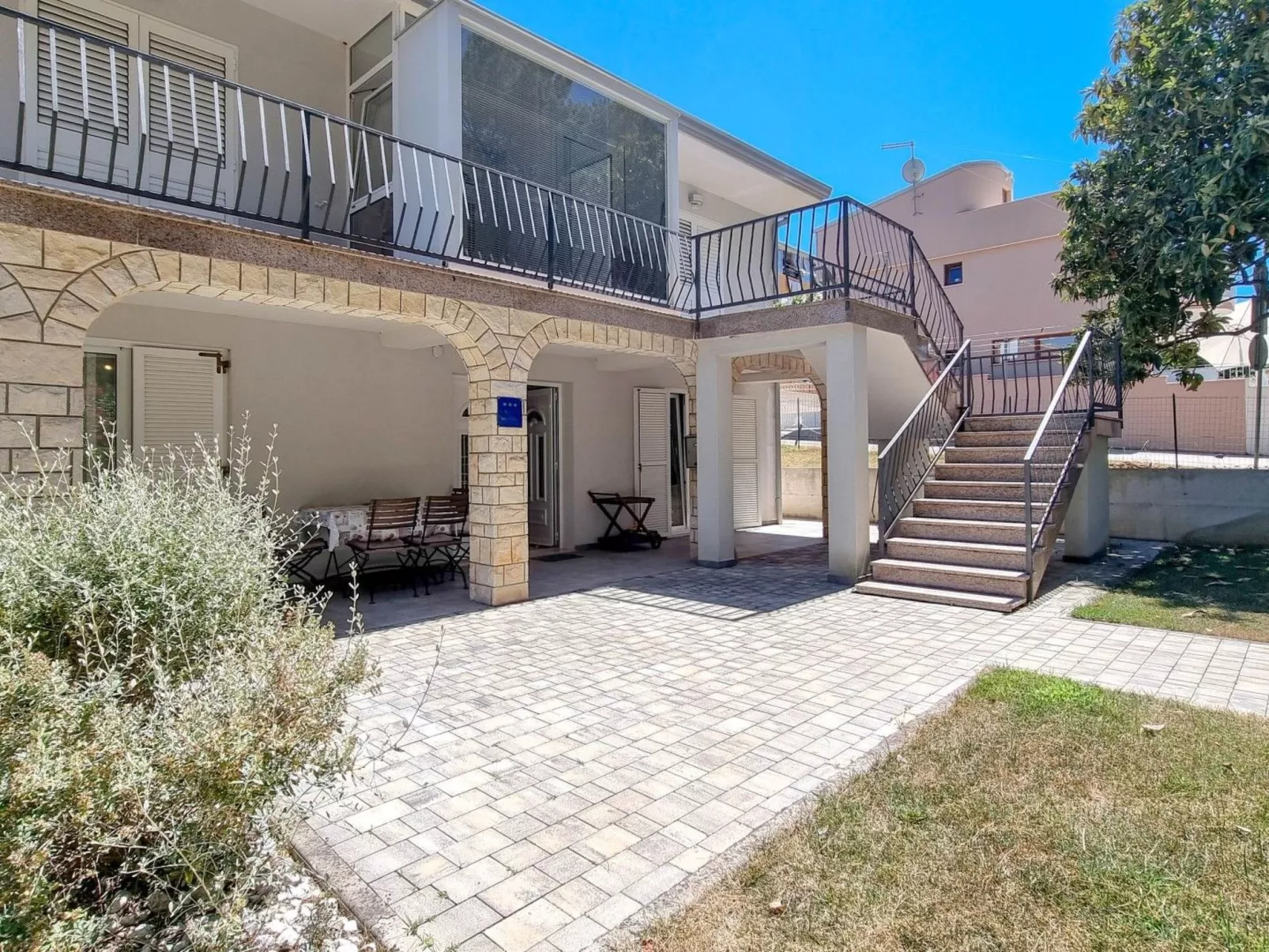 Für 4 Personen ca. 80 m&sup2; in Novigrad, Adriaküste Kroatien (Westküste von I-Buiten