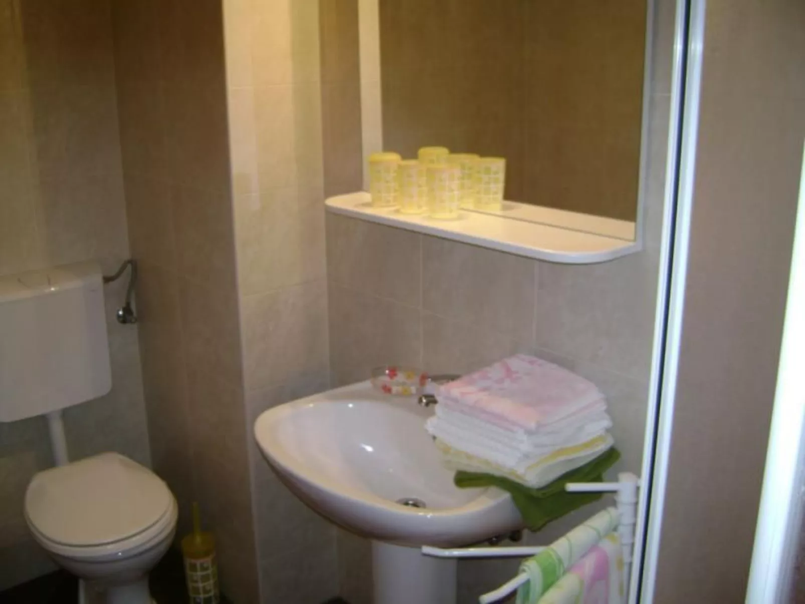 "Mia" mit Blick auf das Wasser-Binnen