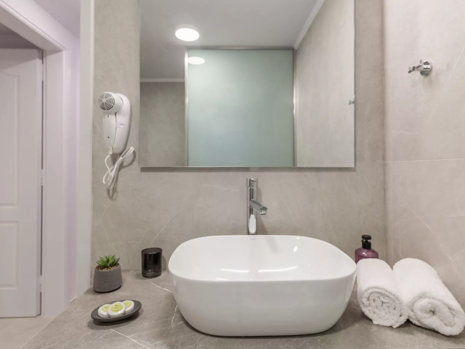 Ferienvilla mit privatem Pool-Binnen