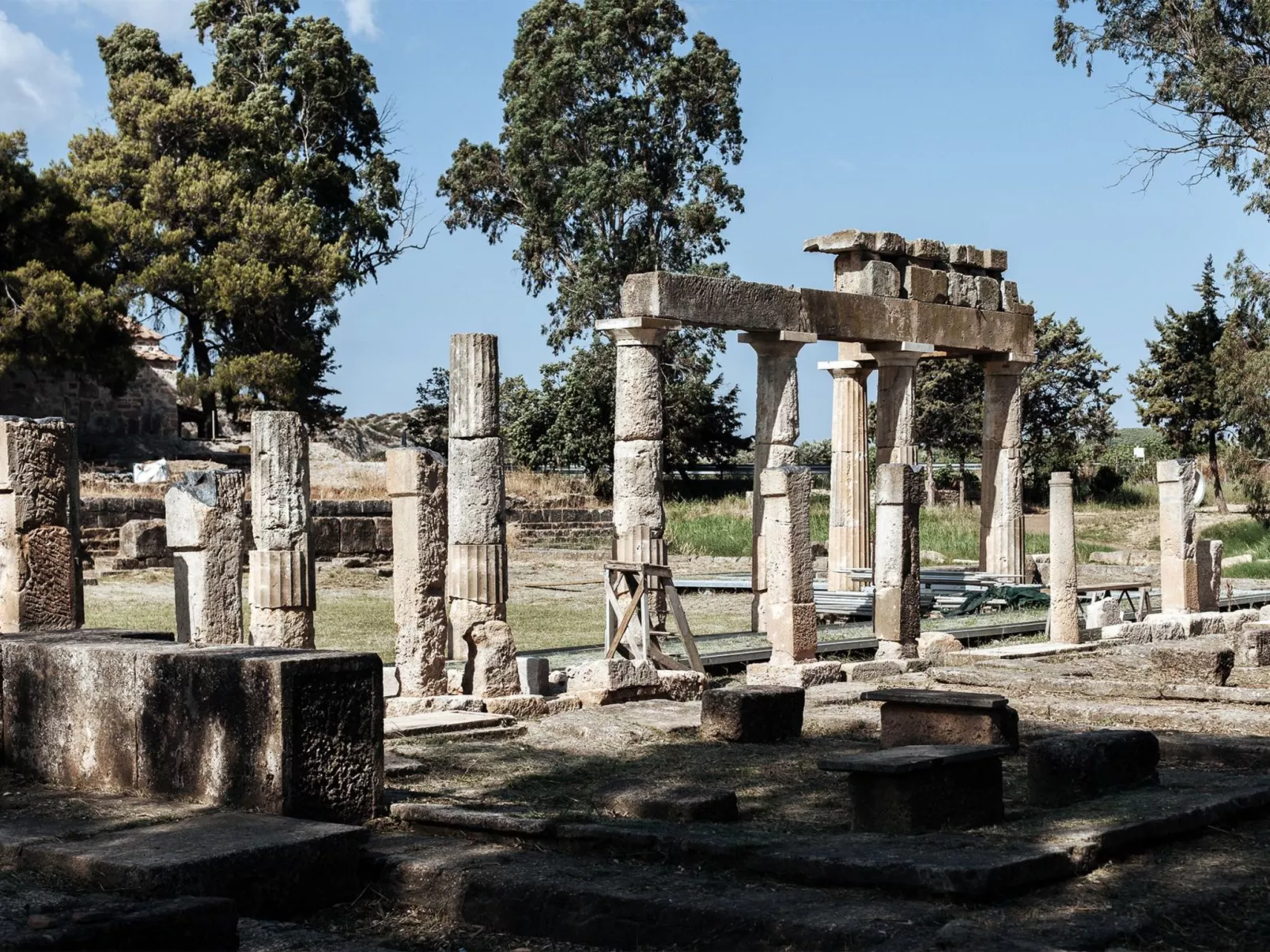 Vollständig umschlossene und großzügig angelegte dreistöckige Ferienvilla mit f-Buiten