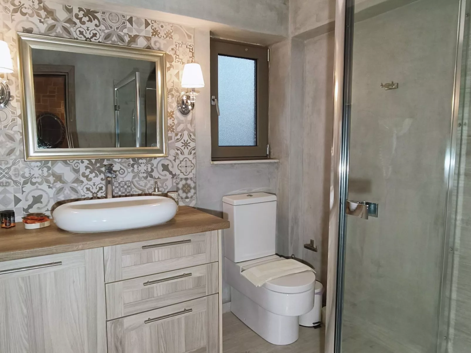 In Mithimna mit Privatem Pool-Binnen