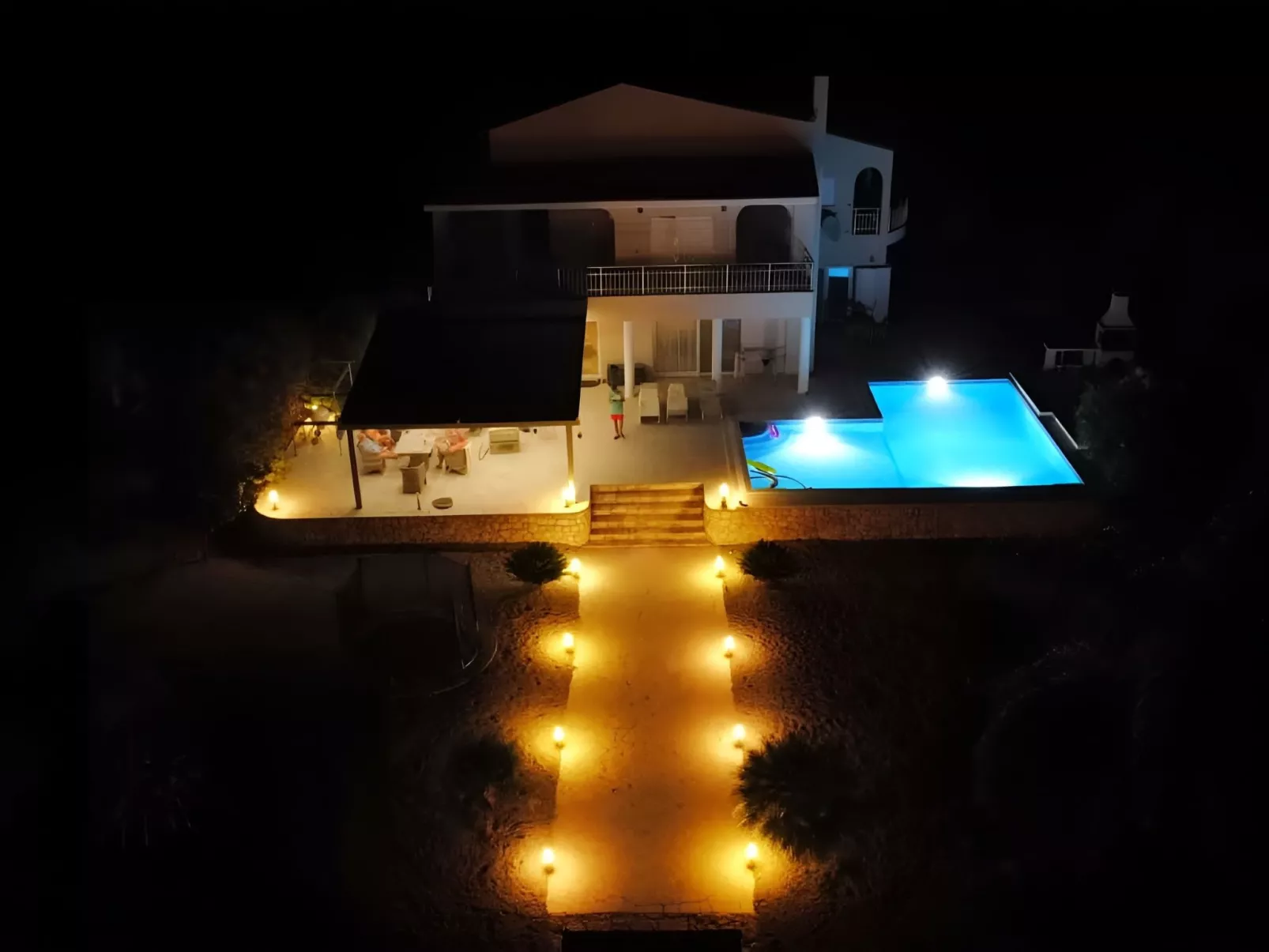 Anwesen "Villa Livadia" mit Infinity-Pool-Image-tags.info