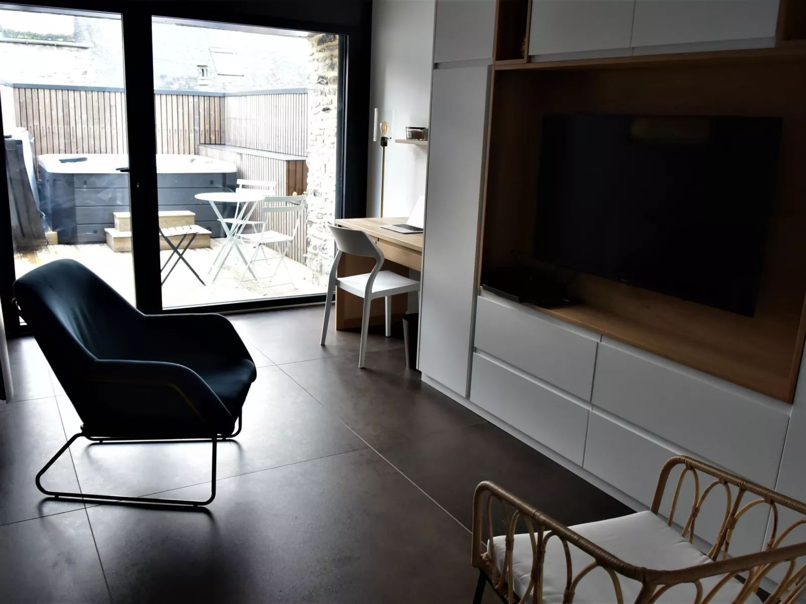 "La Maison du Quai" (Das Haus am Kai)-Image-tags.info