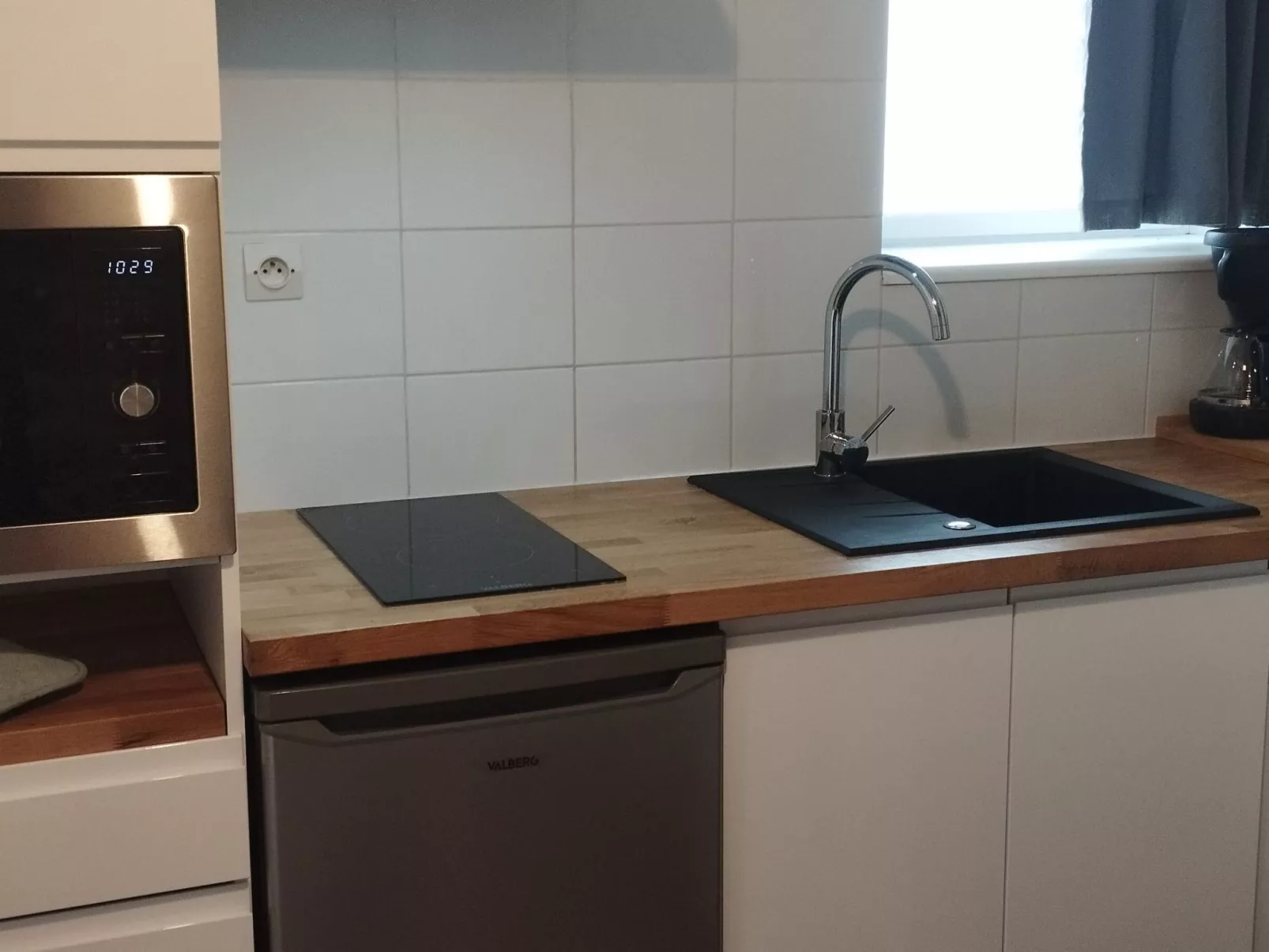 Großes Haus mit überdachtem und beheiztem Swimmingpool-Binnen