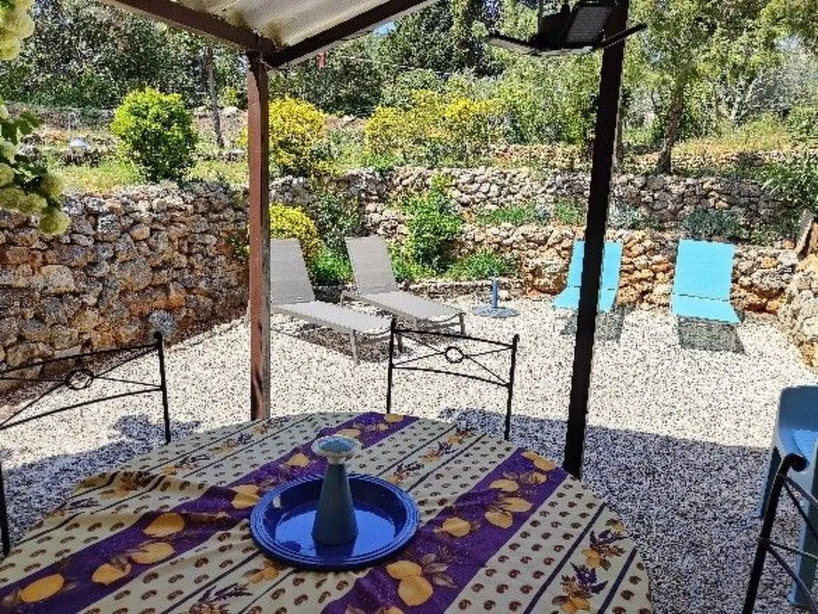 "La Cigale" mit Schwimmbad-Buiten