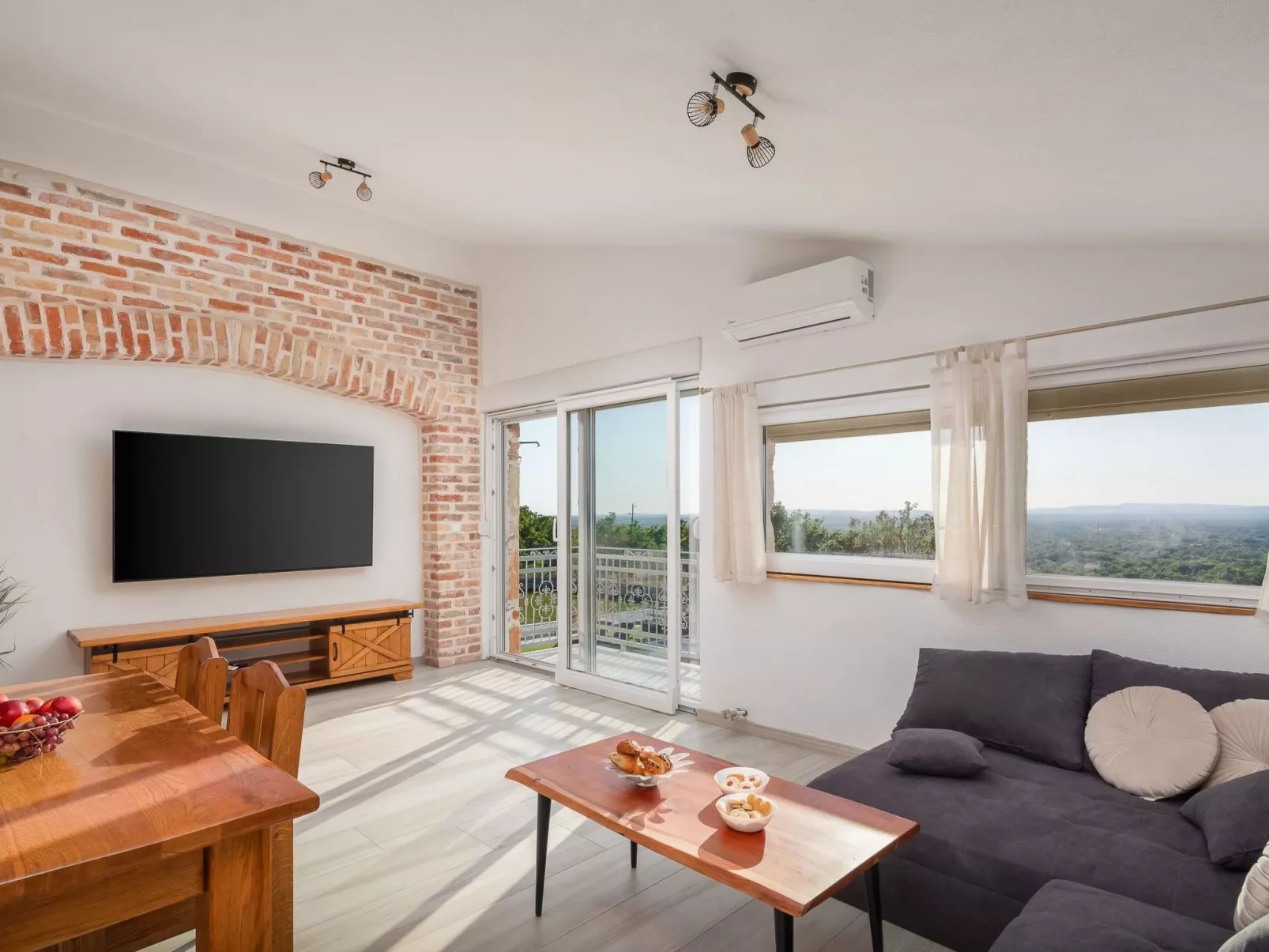 Villa PerVa-Image-tags.info