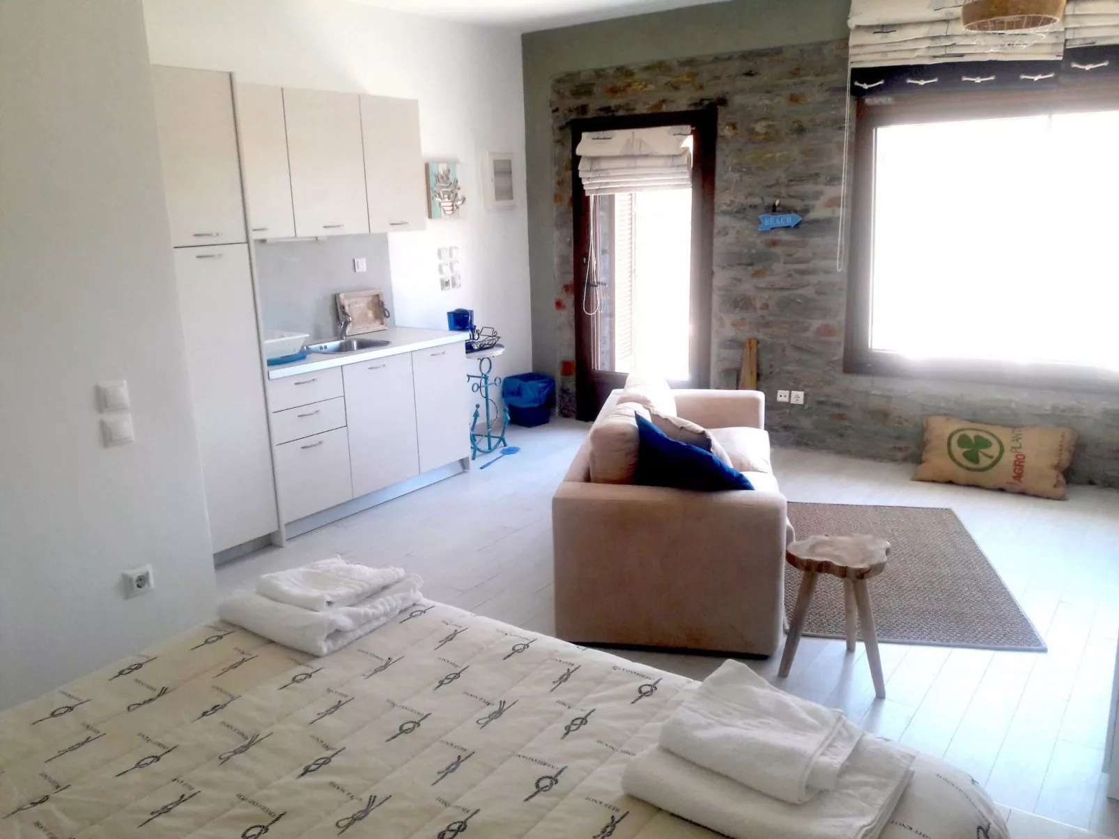 Luxuriöse, private Villa mit Meerblick, abgelegener Strand-Image-tags.info