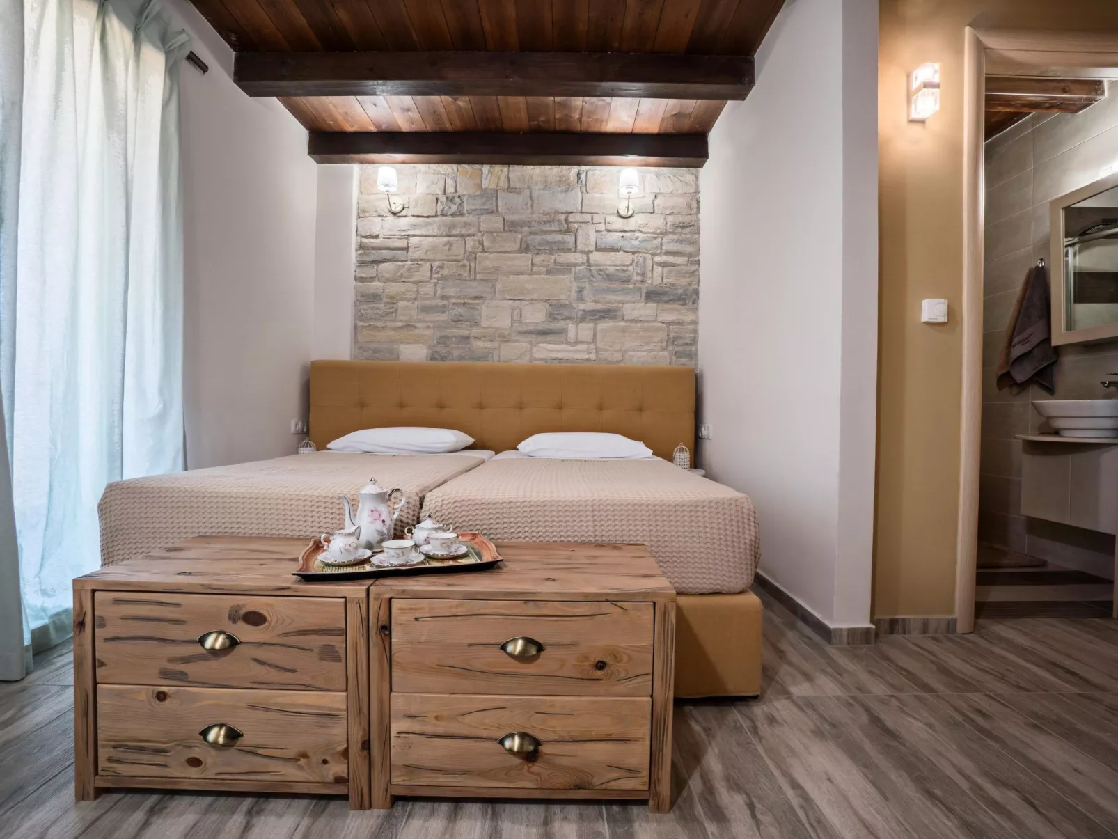 Kostenloses Frühstück, Pools, Kinderbereich, für 20 Gäste-Image-tags.info