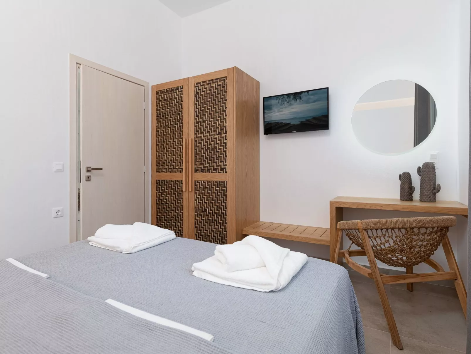 Calma-Image-tags.info