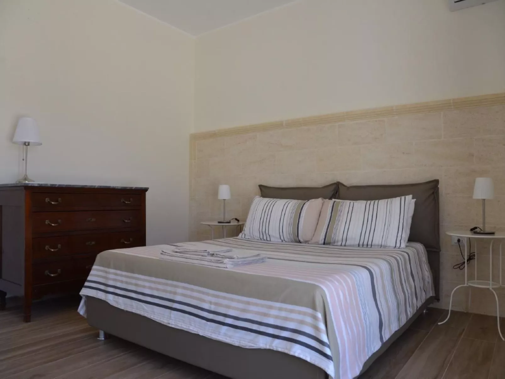 Villa mit privatem Pool-Binnen