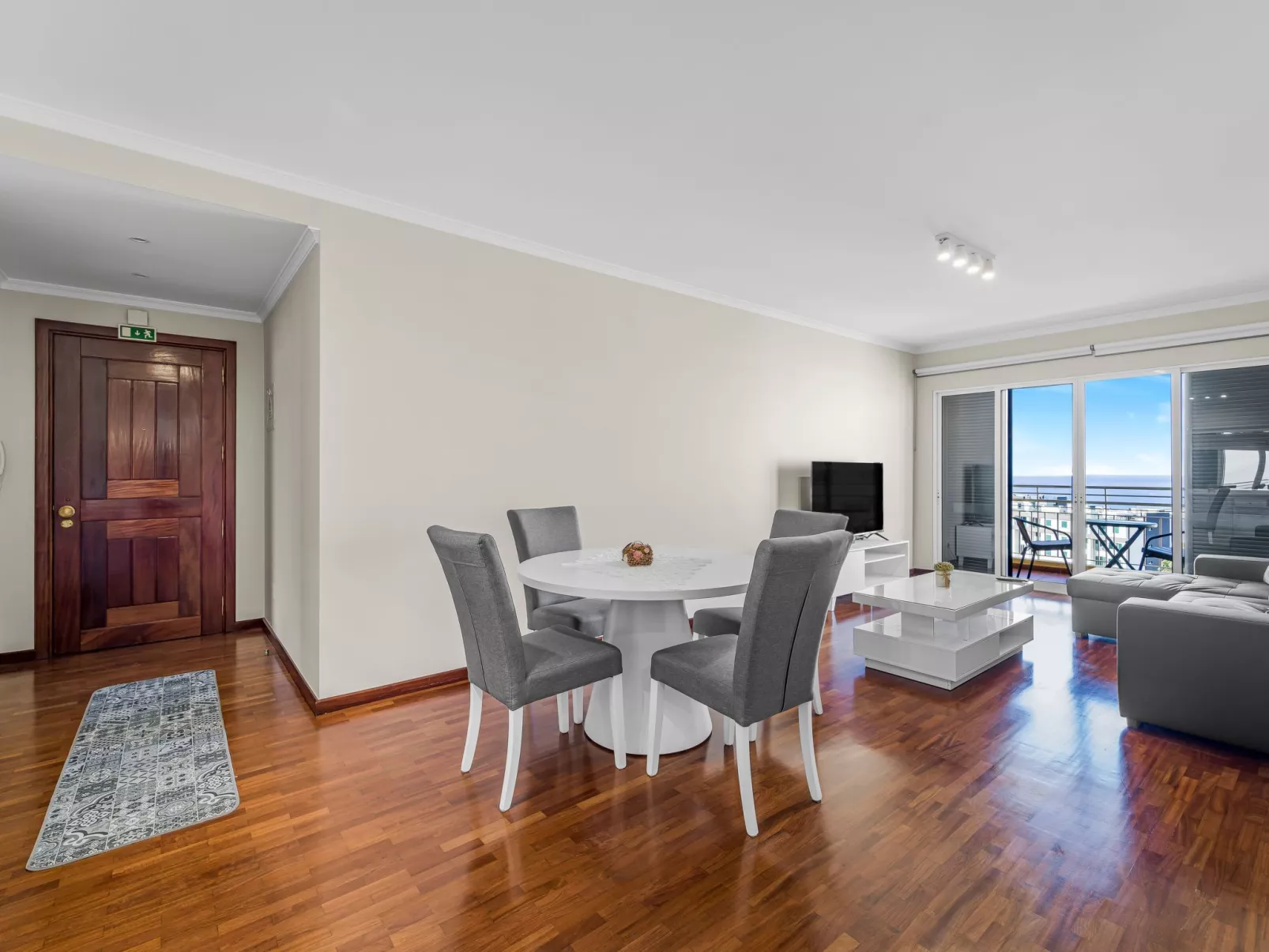 Tulipa Apartment Top-Binnen