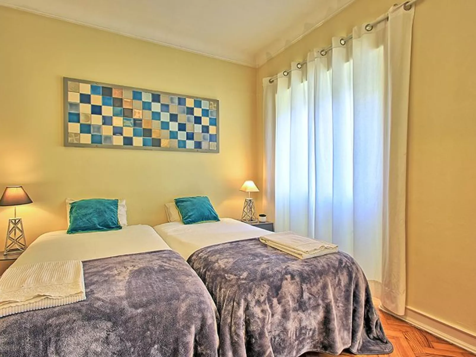 Admiral 2-Image-tags.info