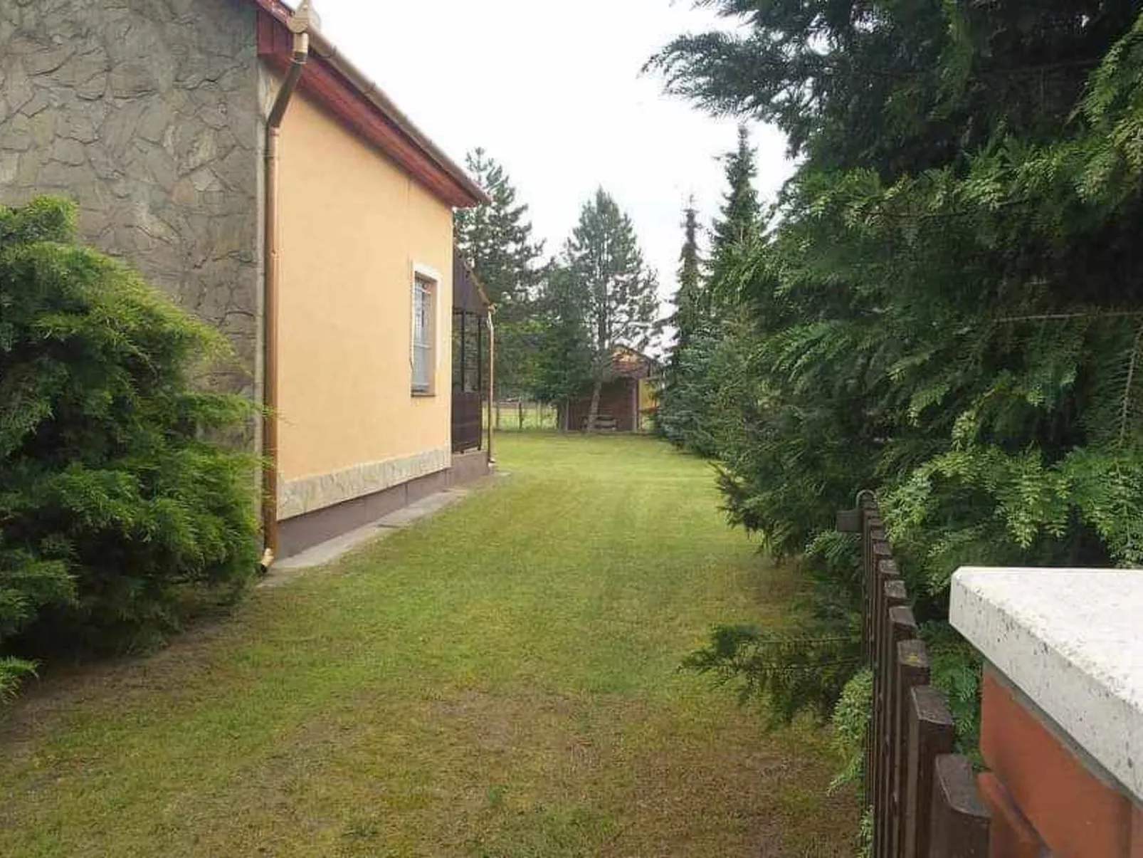 Mit eigenem Parkplatz-Buiten