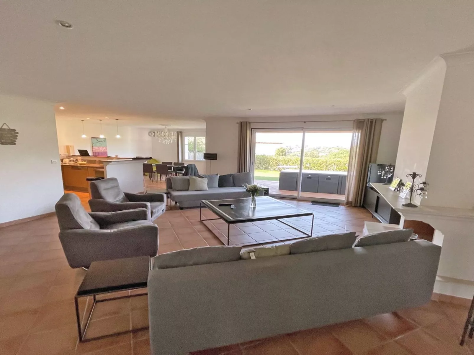 Villa Beauchene - Privates Schwimmbad - Klimaanlage - Binnen